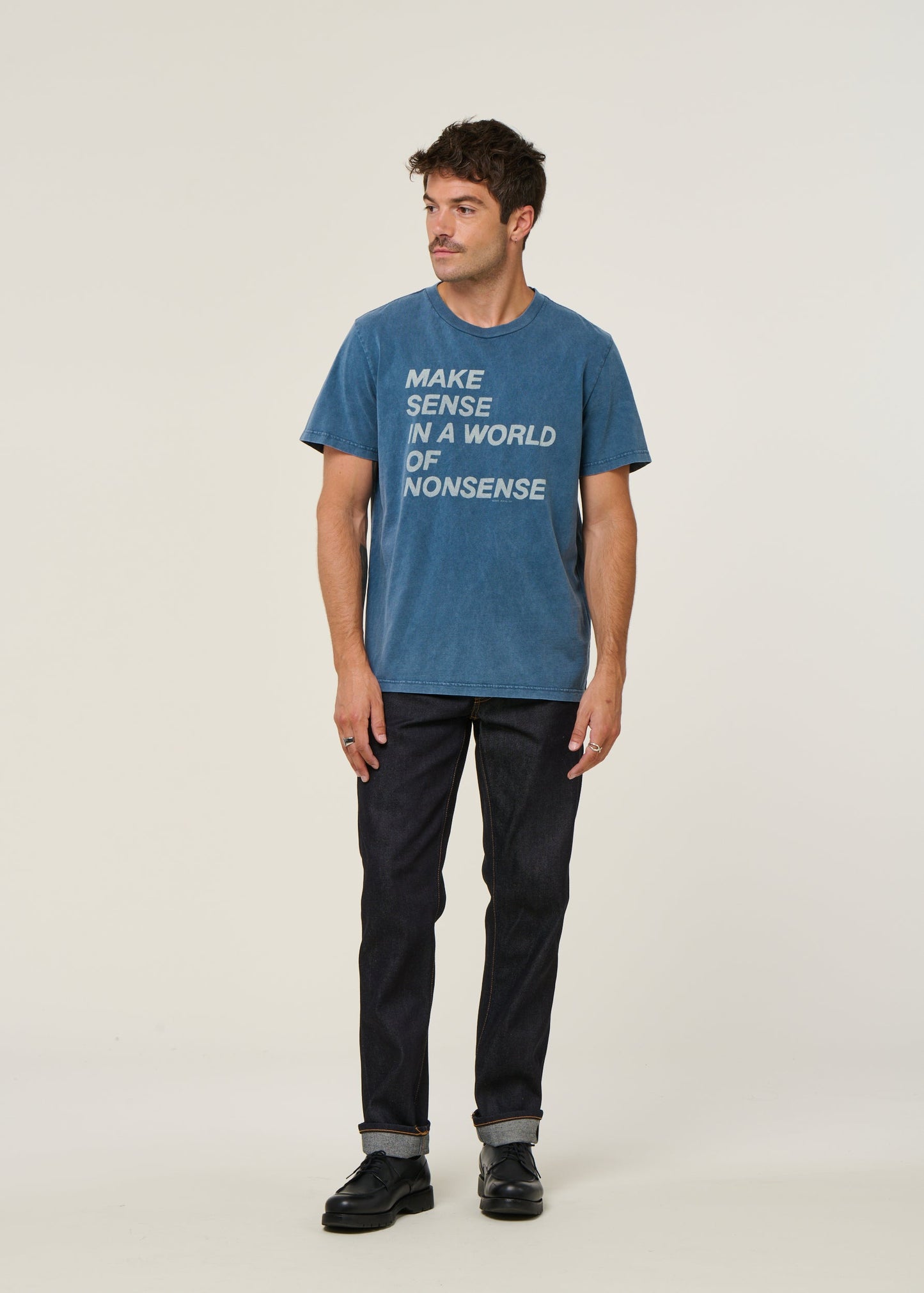 T-shirt imprimé en coton bio | bleu "roy make sense t-shirt blue"