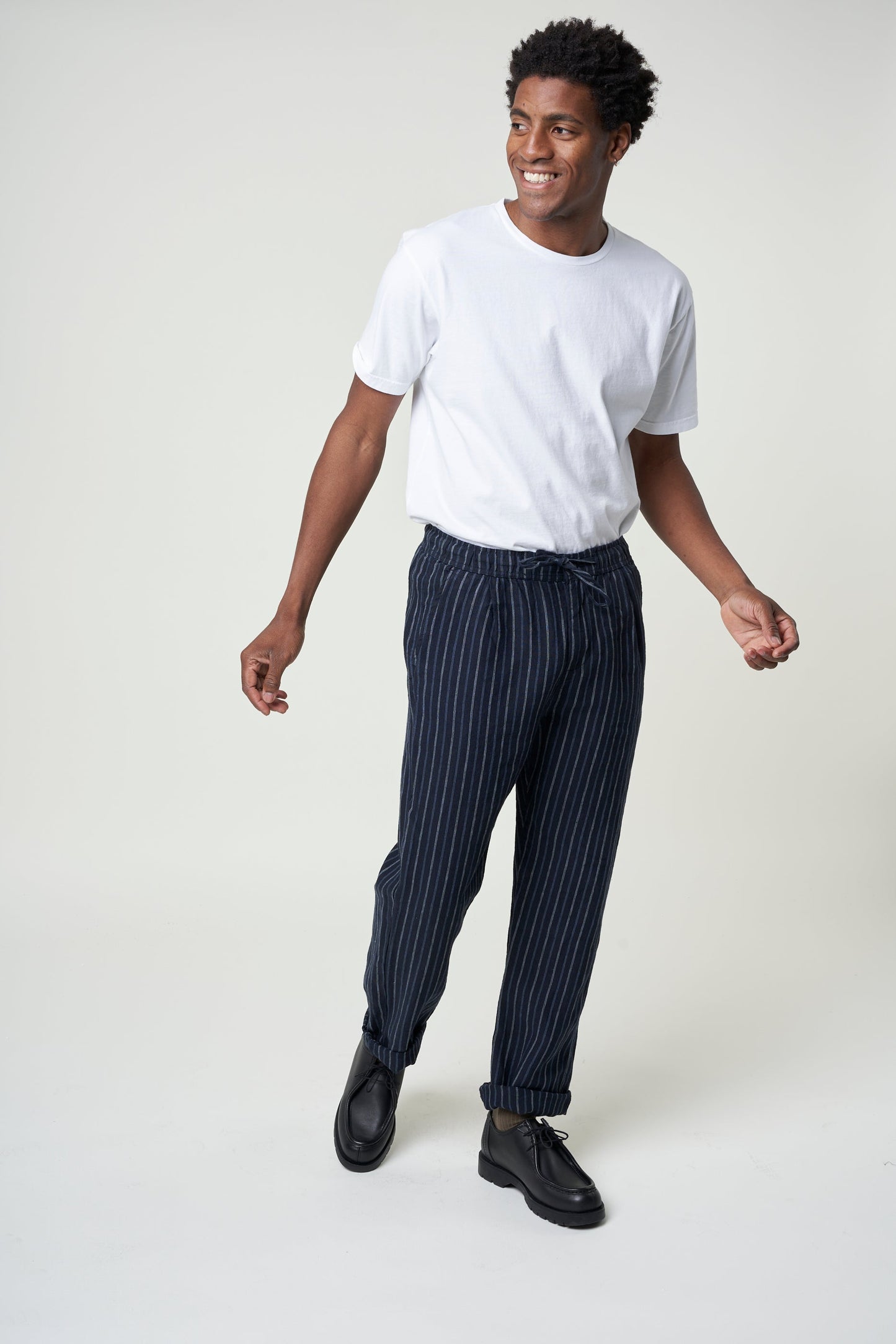 Pantalon marine rayé en lin bio - loose striped linen navy