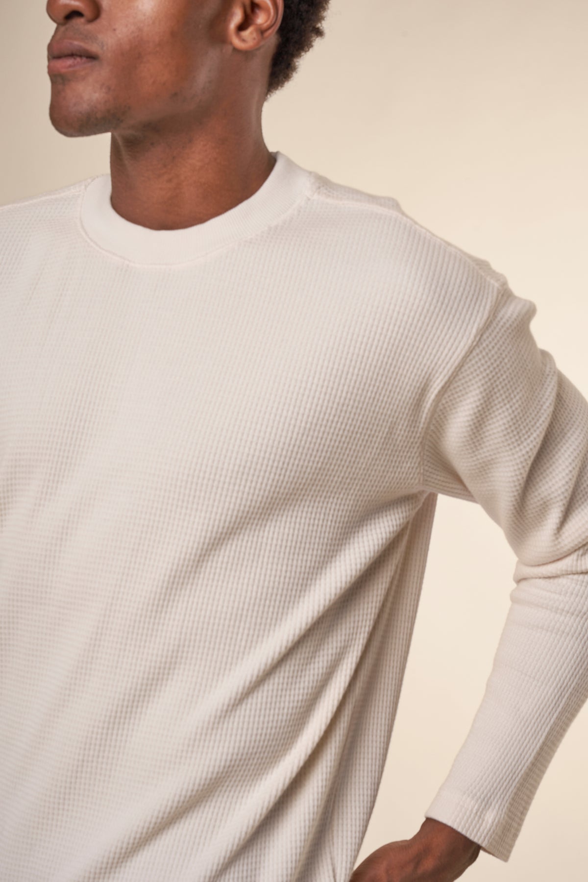 T-shirt manches longues gaufré en coton bio | Écru "waffle oversized long sleeve buttercream"