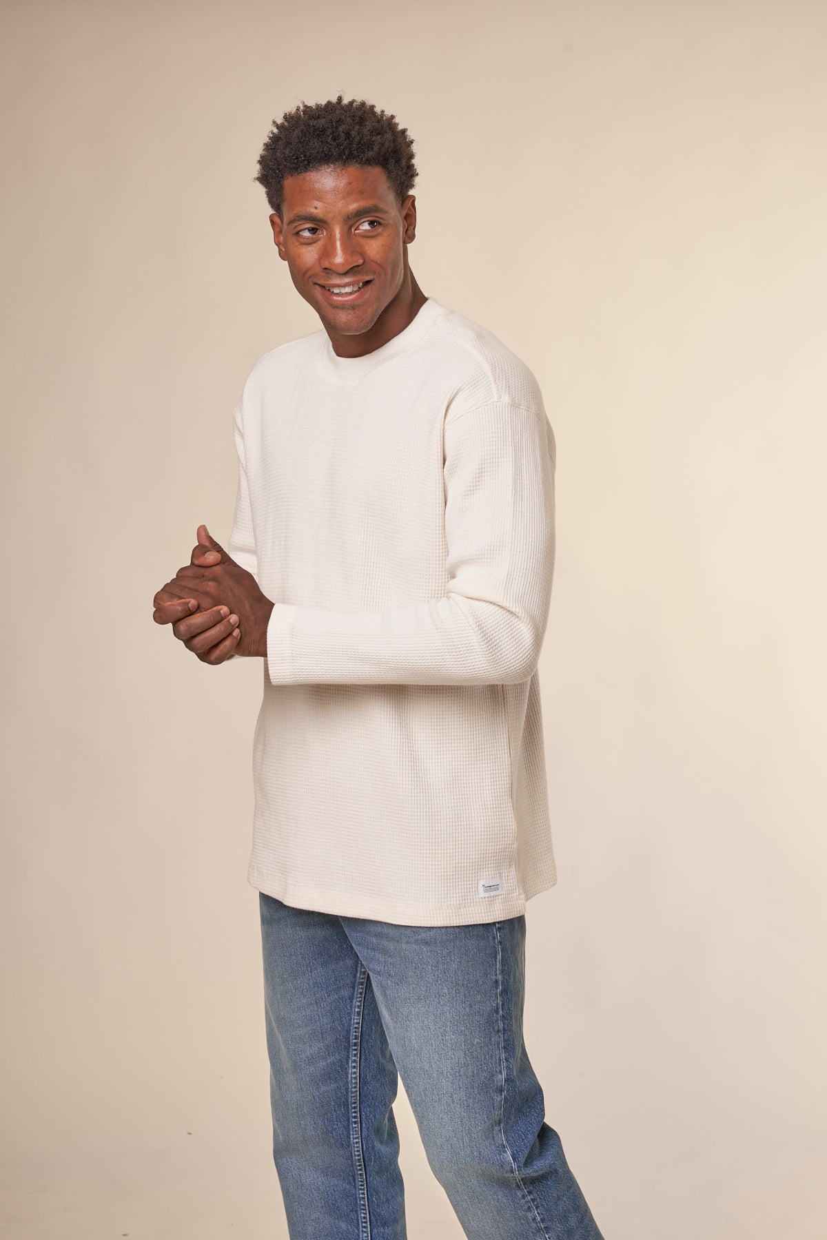T-shirt manches longues gaufré en coton bio | Écru "waffle oversized long sleeve buttercream"