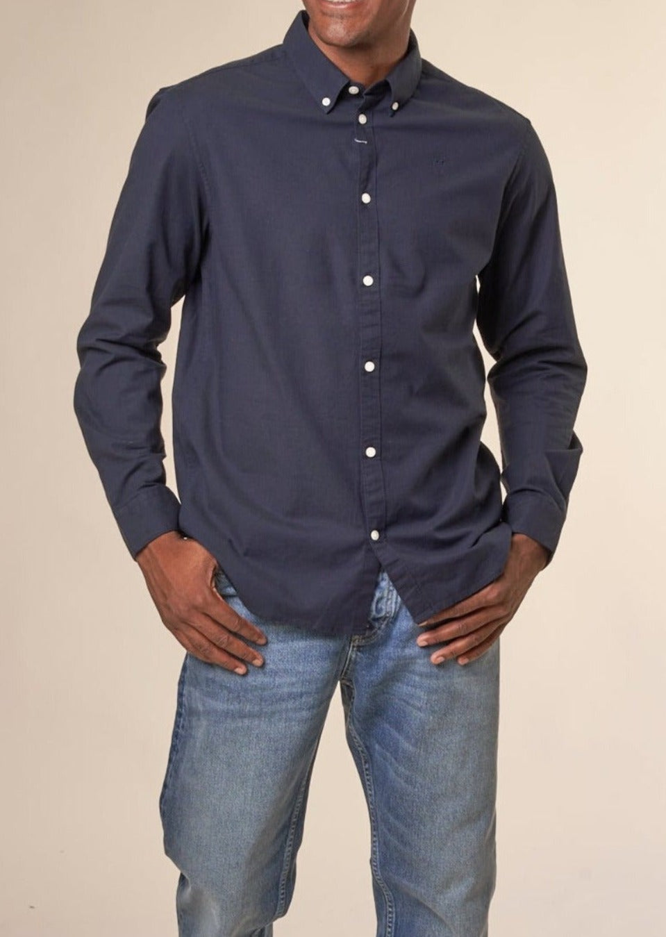 Chemise avec logo en coton bio | Marine "costom tailored oxford shirt total eclipse"