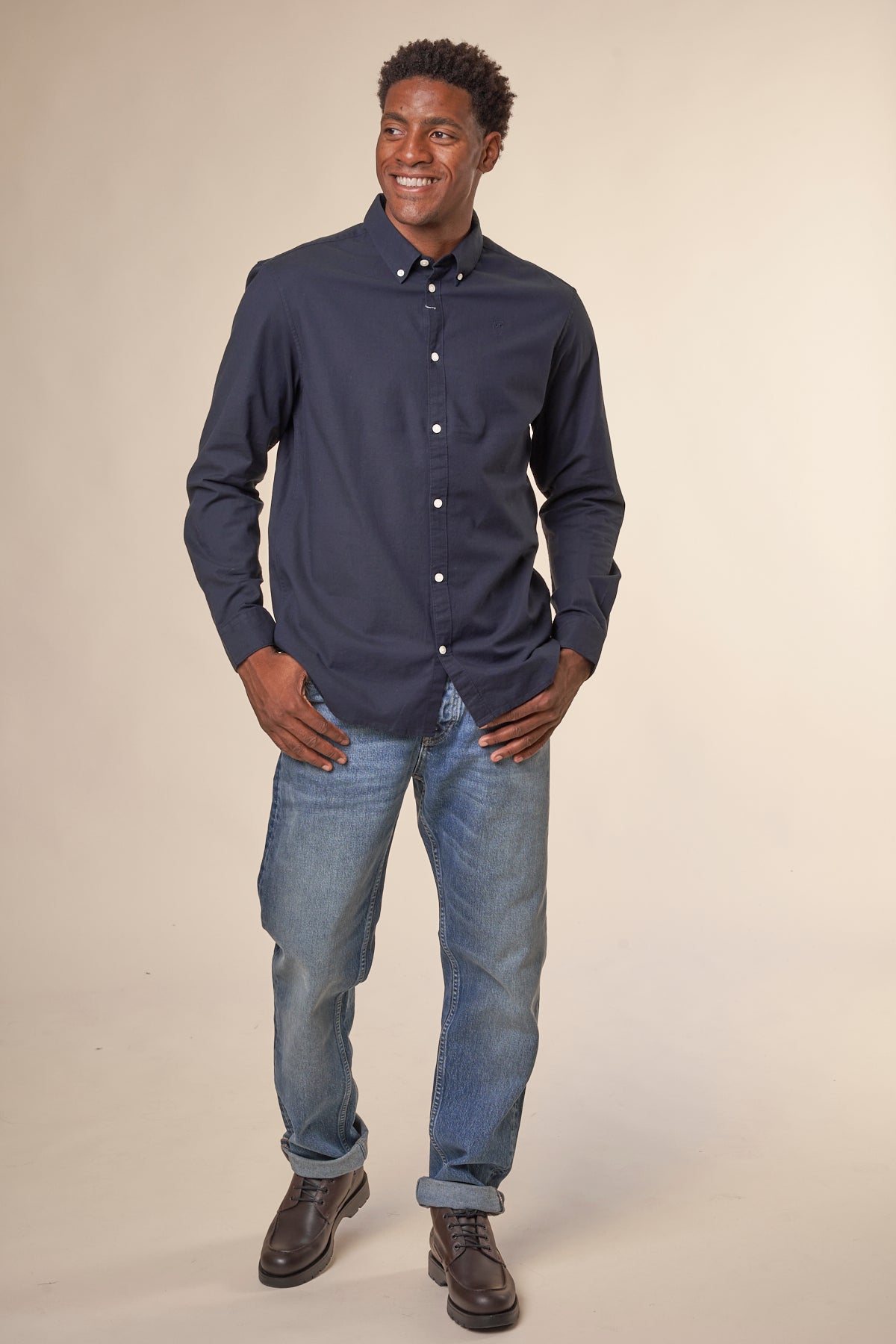 Chemise avec logo en coton bio | Marine "costom tailored oxford shirt total eclipse"
