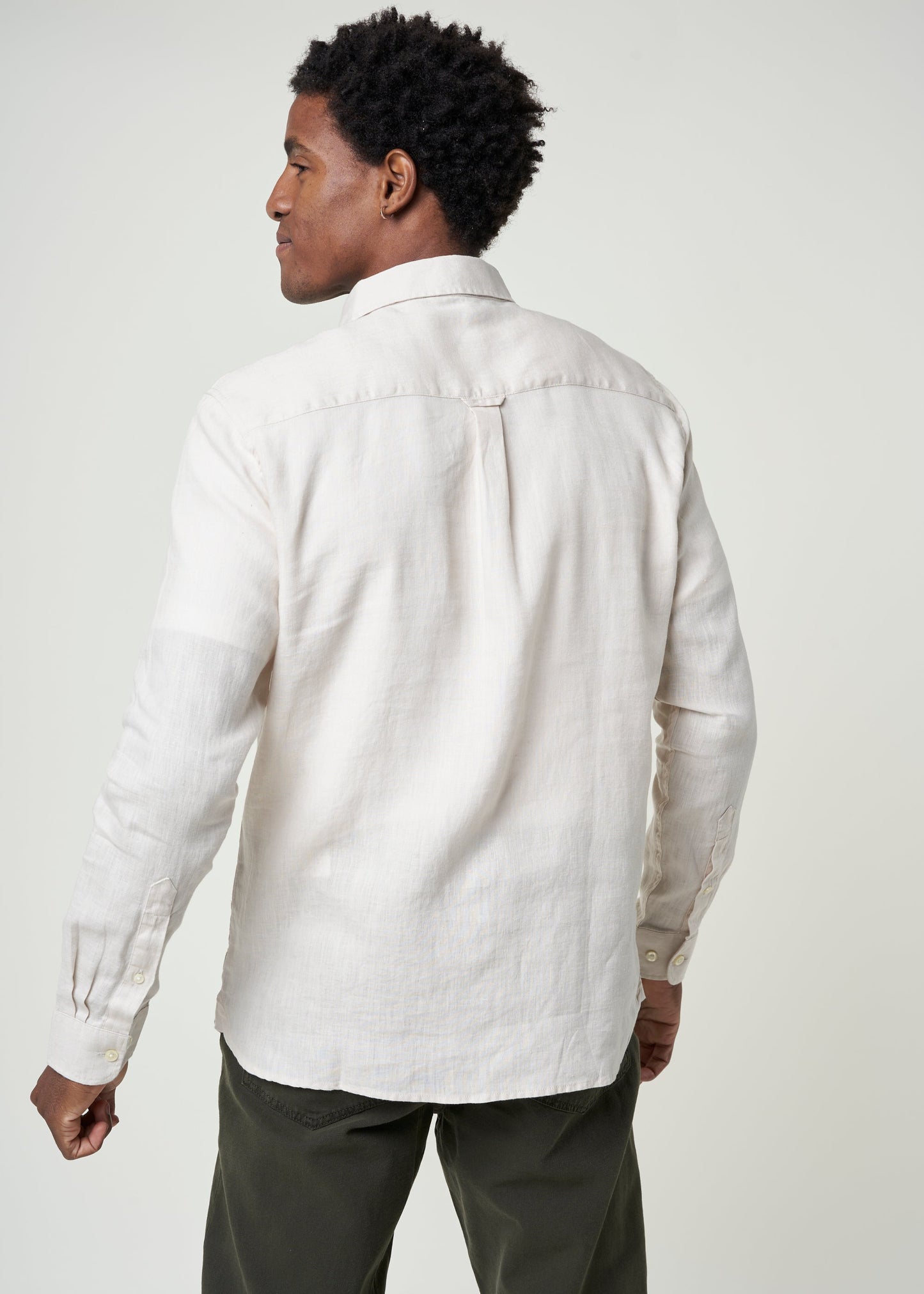Chemise beige en lin bio - custom fit linen shirt light feather gray