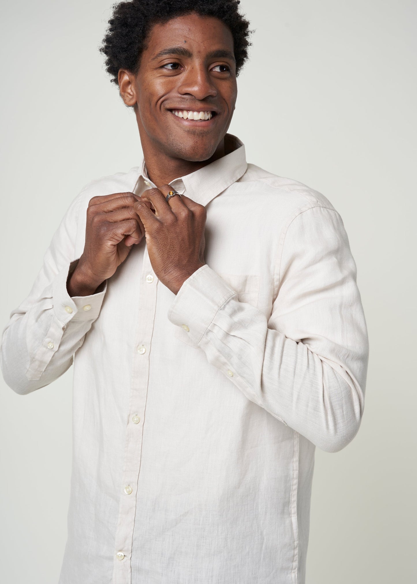 Chemise beige en lin bio - custom fit linen shirt light feather gray