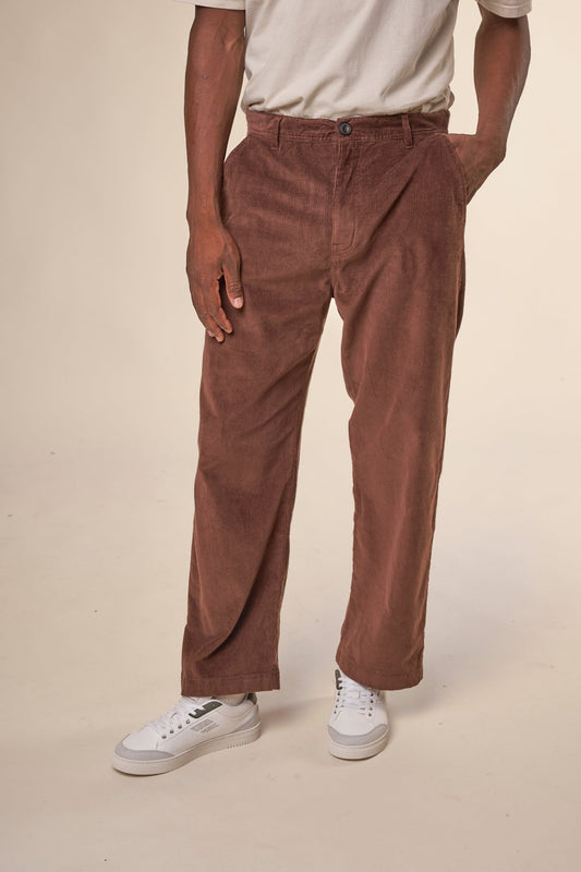 Pantalon ample en velours de coton bio | Acajou "flint wide corduroy chino deep mahogany"