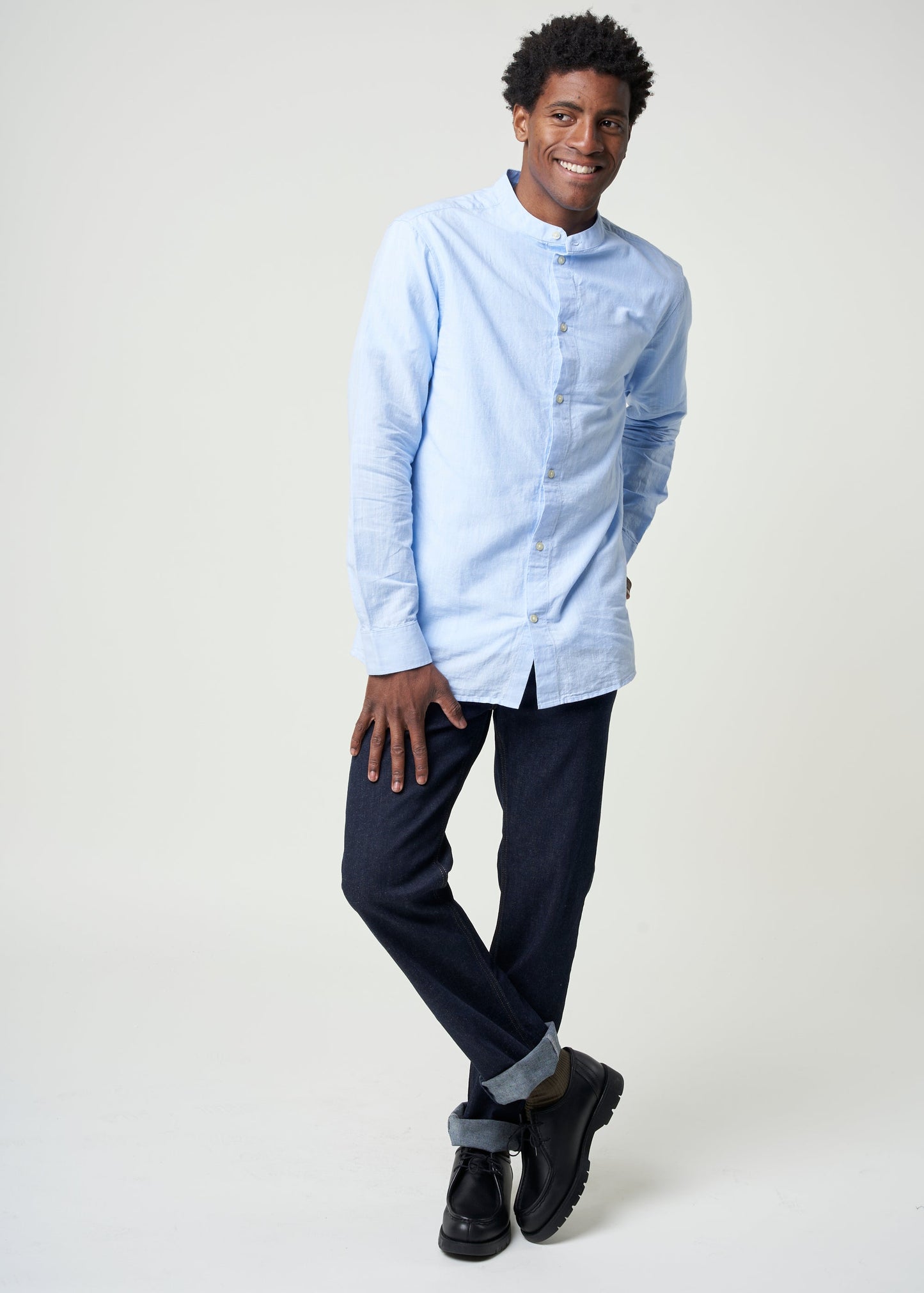 Chemise bleu clair en coton et lin bio - custom fit linen skyway