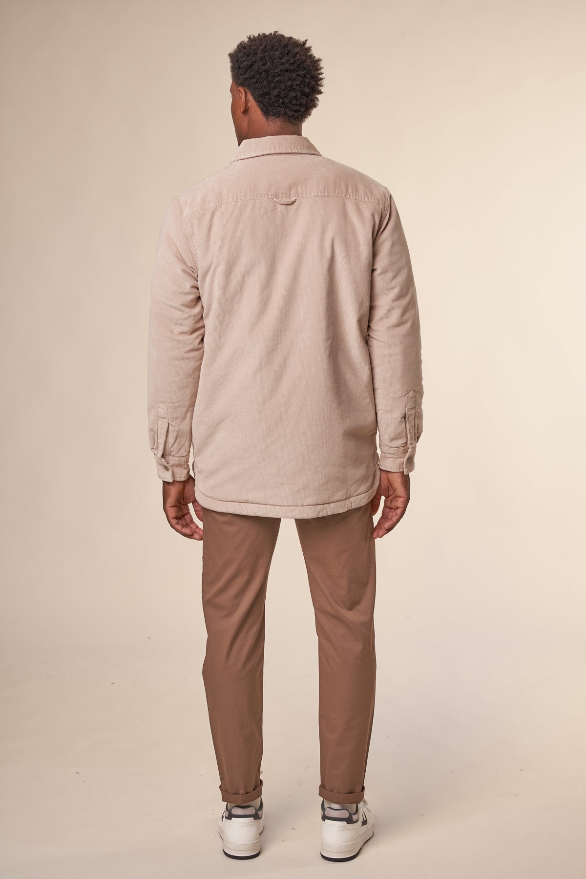 Blouson velours en coton bio et matière recyclée | beige "corduroy overshirt light feather gray"