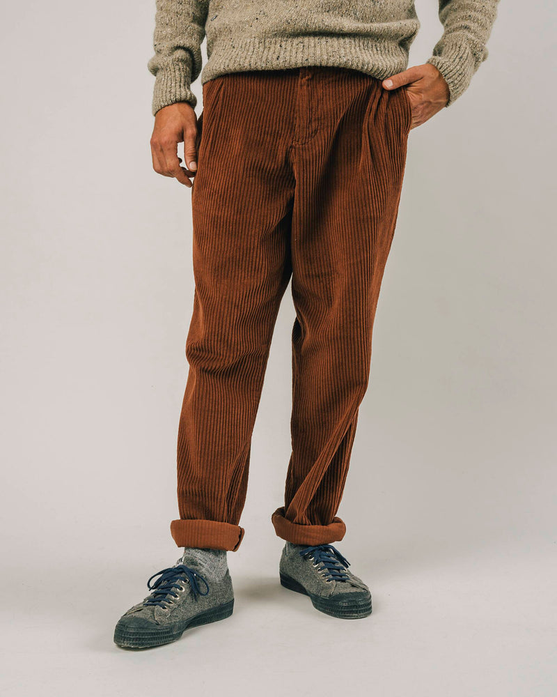 Pantalon droit velours en coton bio | marron "corduroy pleated chino copper"