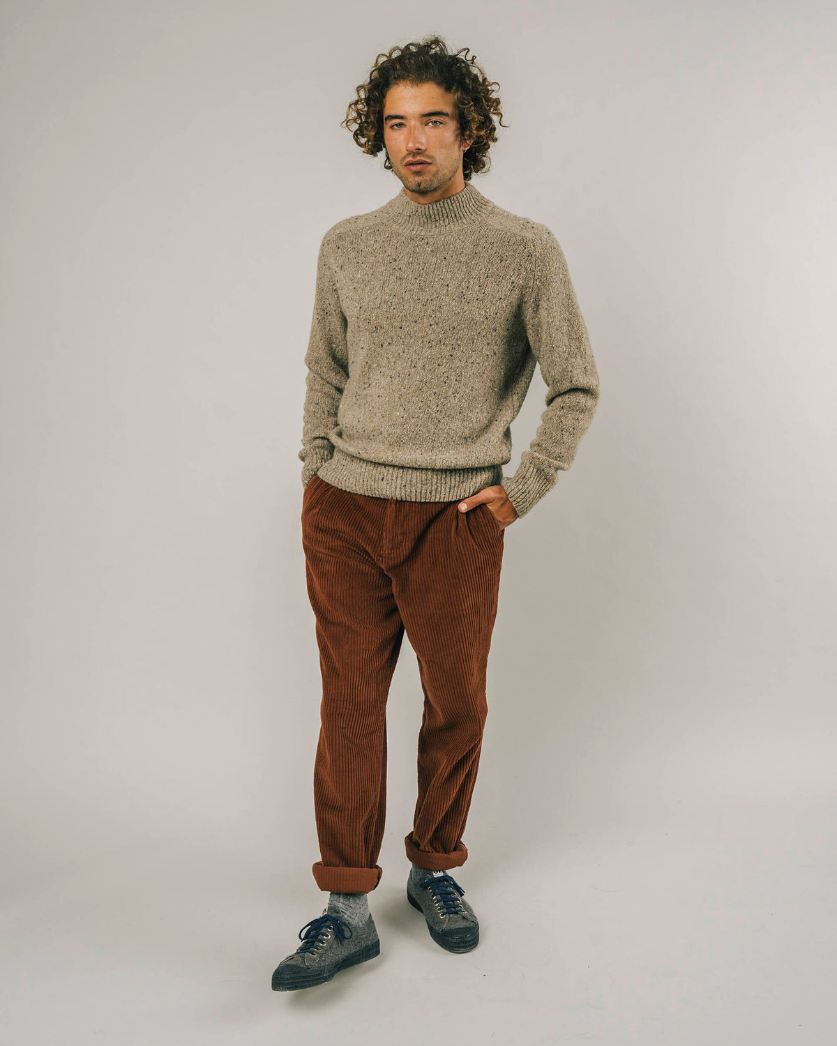 Pantalon droit velours en coton bio | marron "corduroy pleated chino copper"