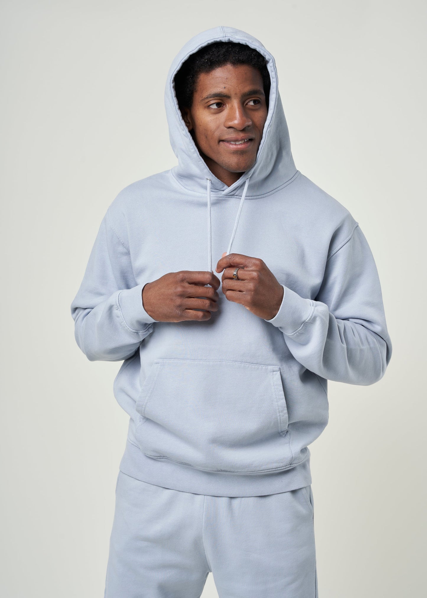 Sweat à capuche bleu ciel en coton bio - powder blue