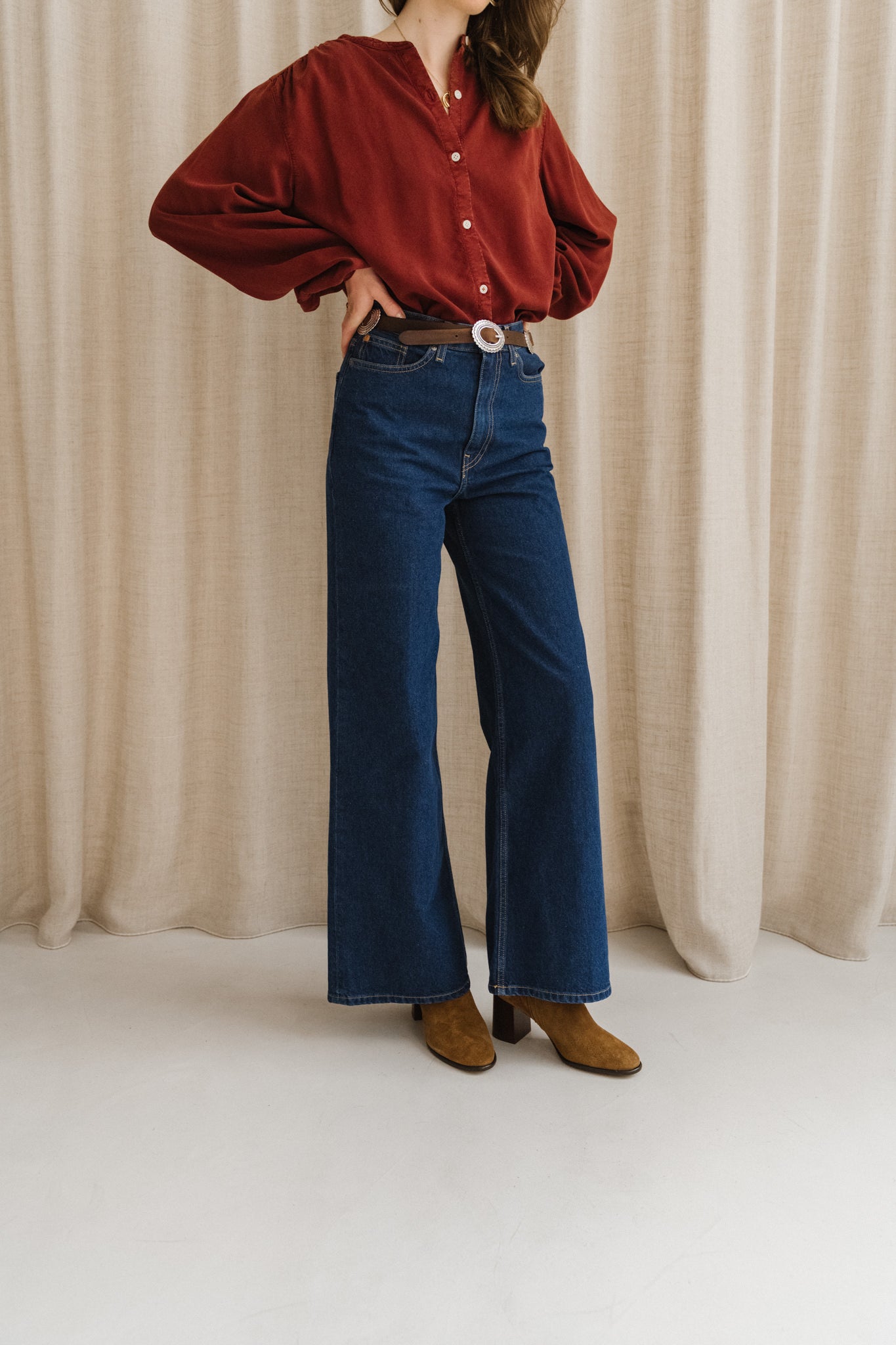 Jean évasé en coton bio et recyclé | bleu foncé 'sara high loose stone indigo'