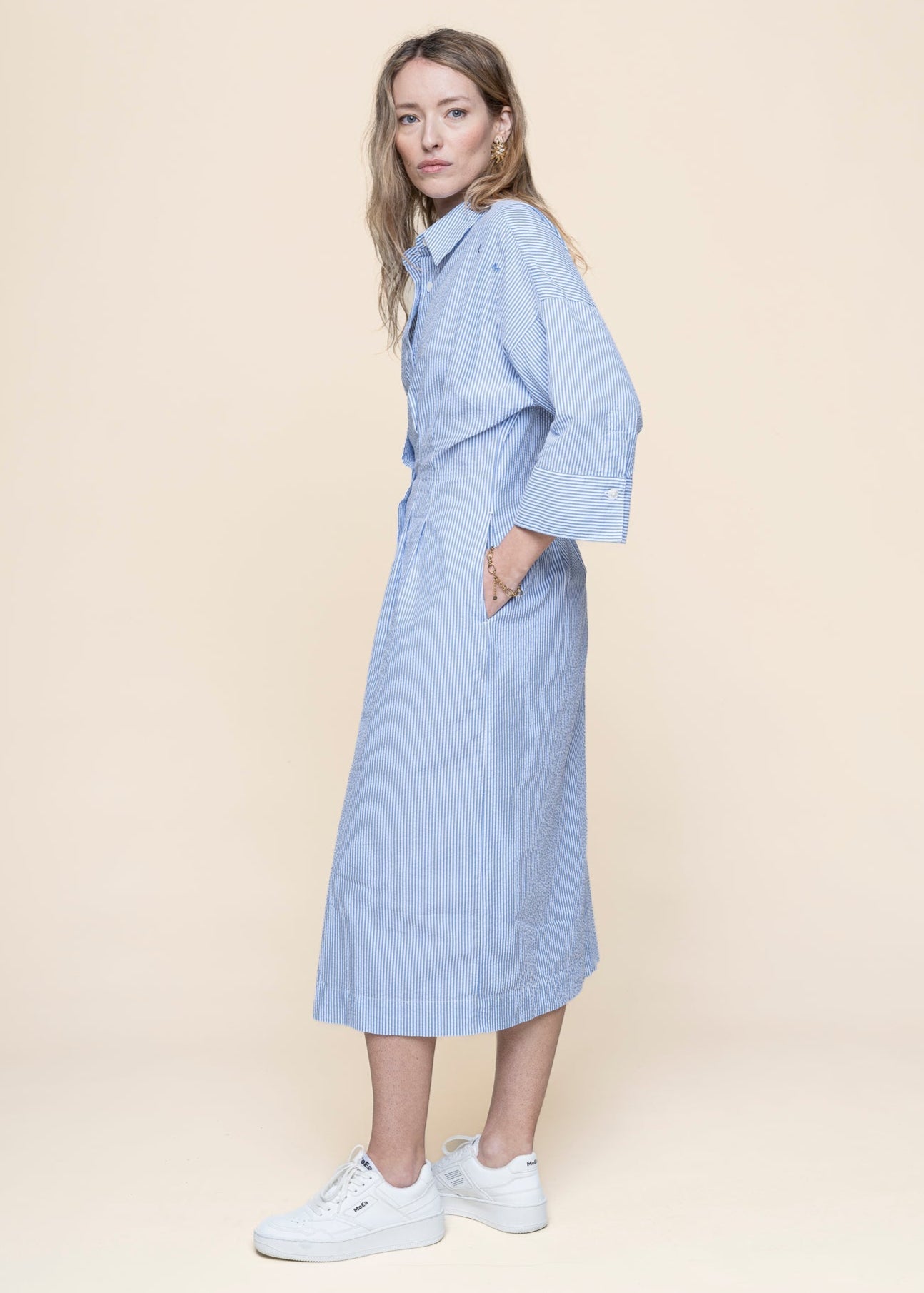 Robe chemise longue en coton bio | bleu "Cora - ciel blue"