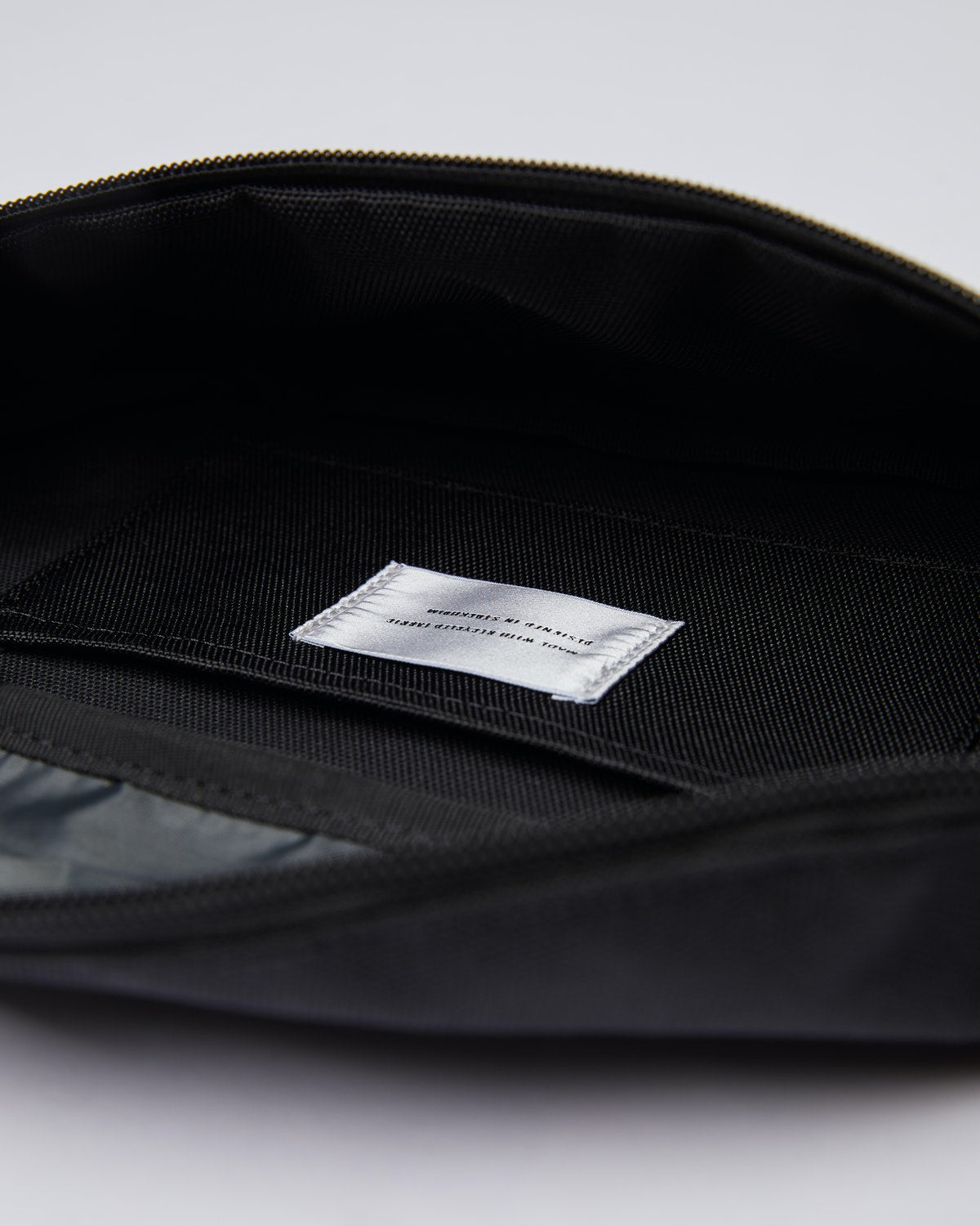 Banane 1,5L en coton bio et cuir | Noir "aste black with black leather"