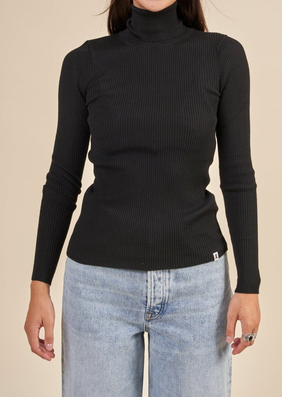 Pull col roulé en laine bio | Noir "calisaas black"