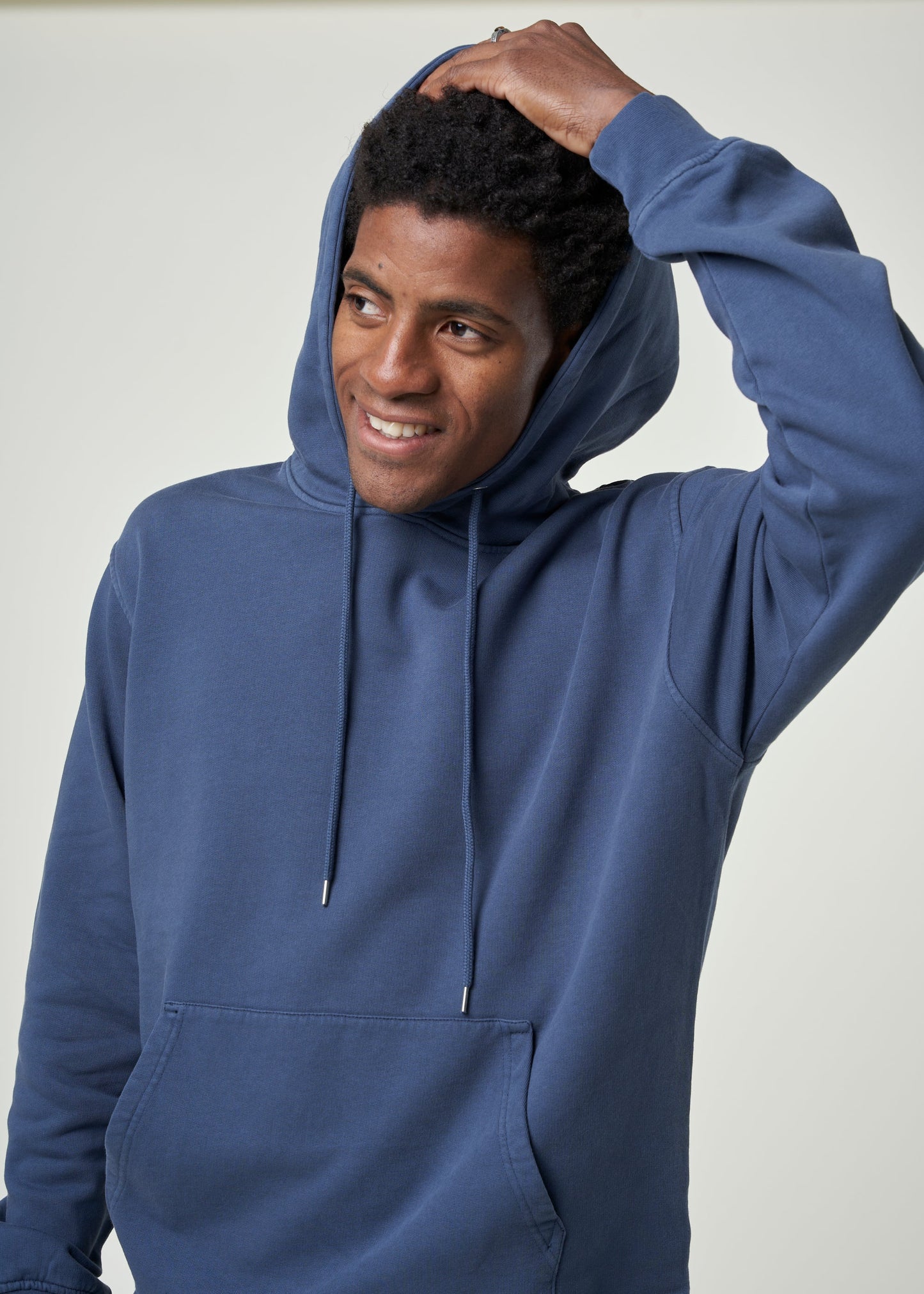 Sweat à capuche en coton bio | bleu "petrol blue"