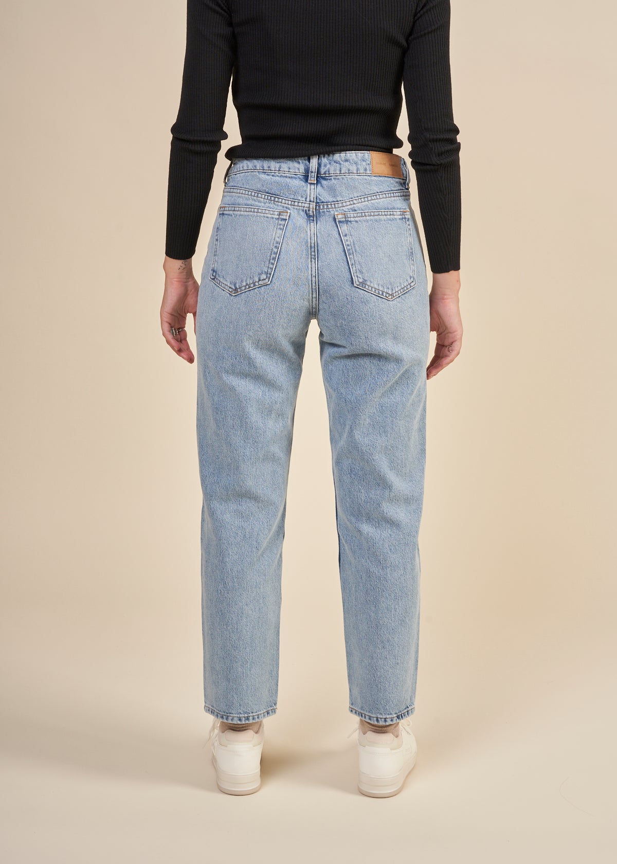 Jean droit bleu délavé en coton bio et recyclé - marianne jeans light heritage