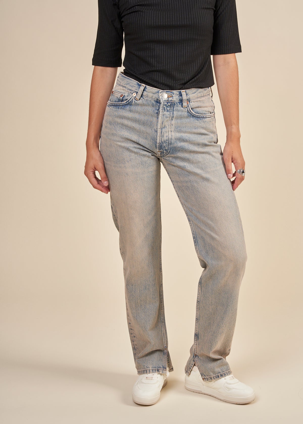 Jean droit en coton bio et recyclé | Bleu délavé "susan jeans split seam desert dust"