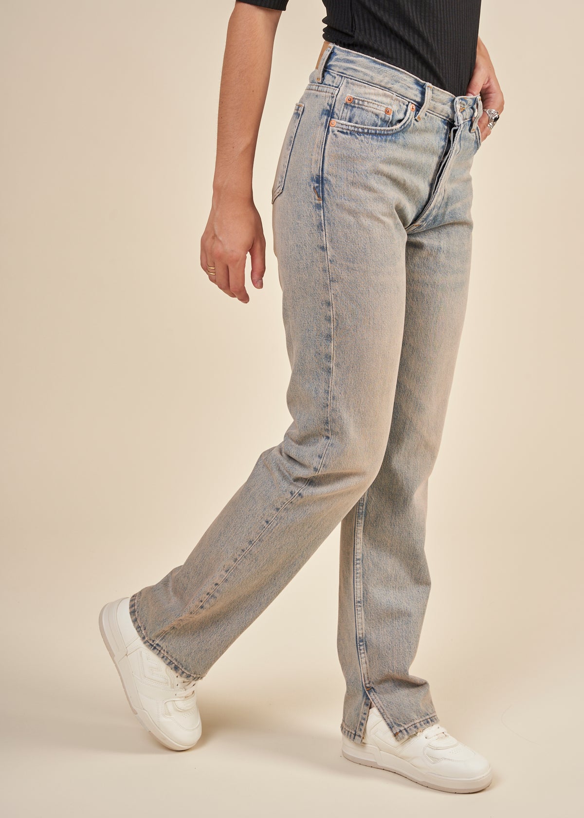 Jean droit en coton bio et recyclé | Bleu délavé "susan jeans split seam desert dust"