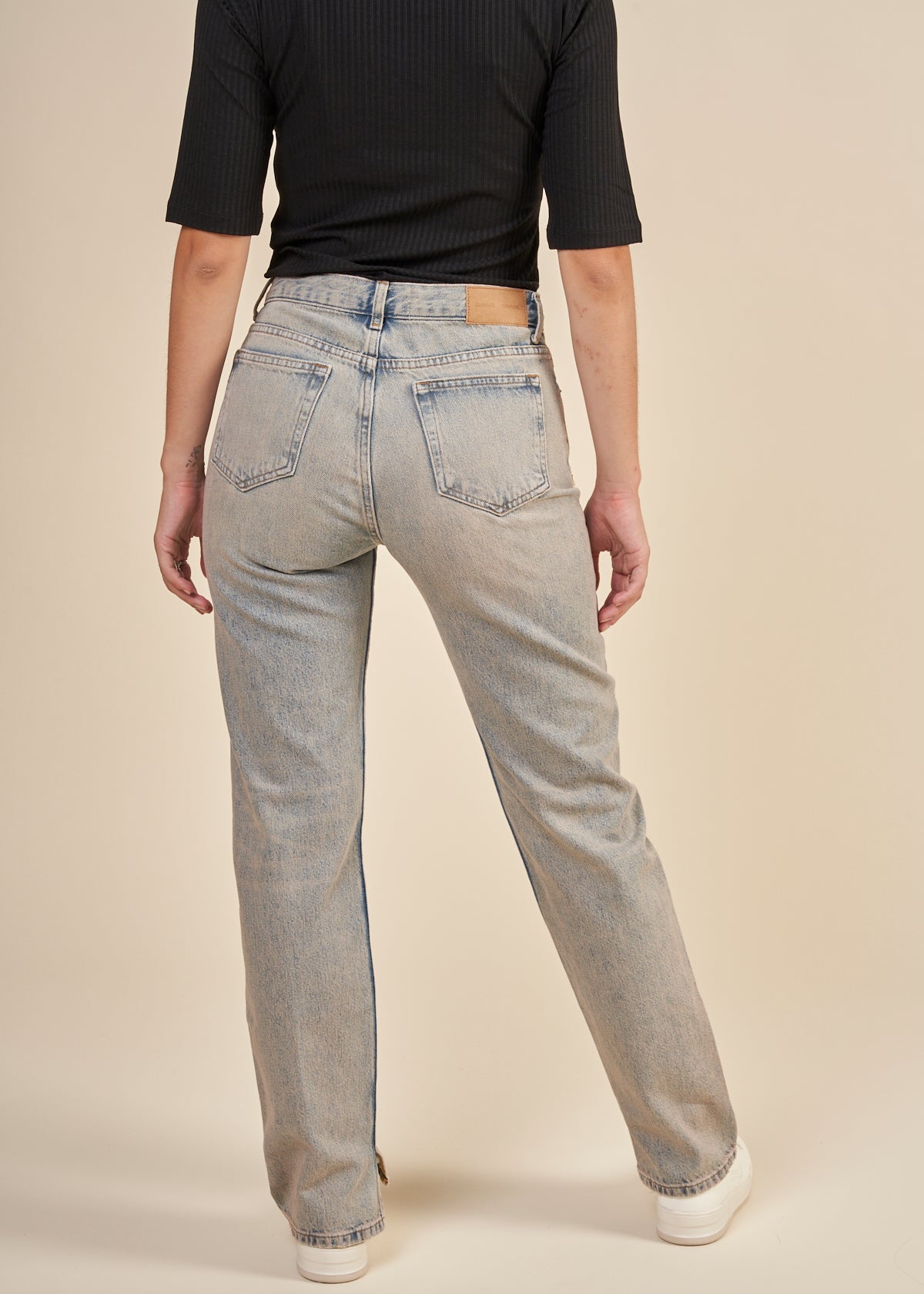 Jean droit en coton bio et recyclé | Bleu délavé "susan jeans split seam desert dust"