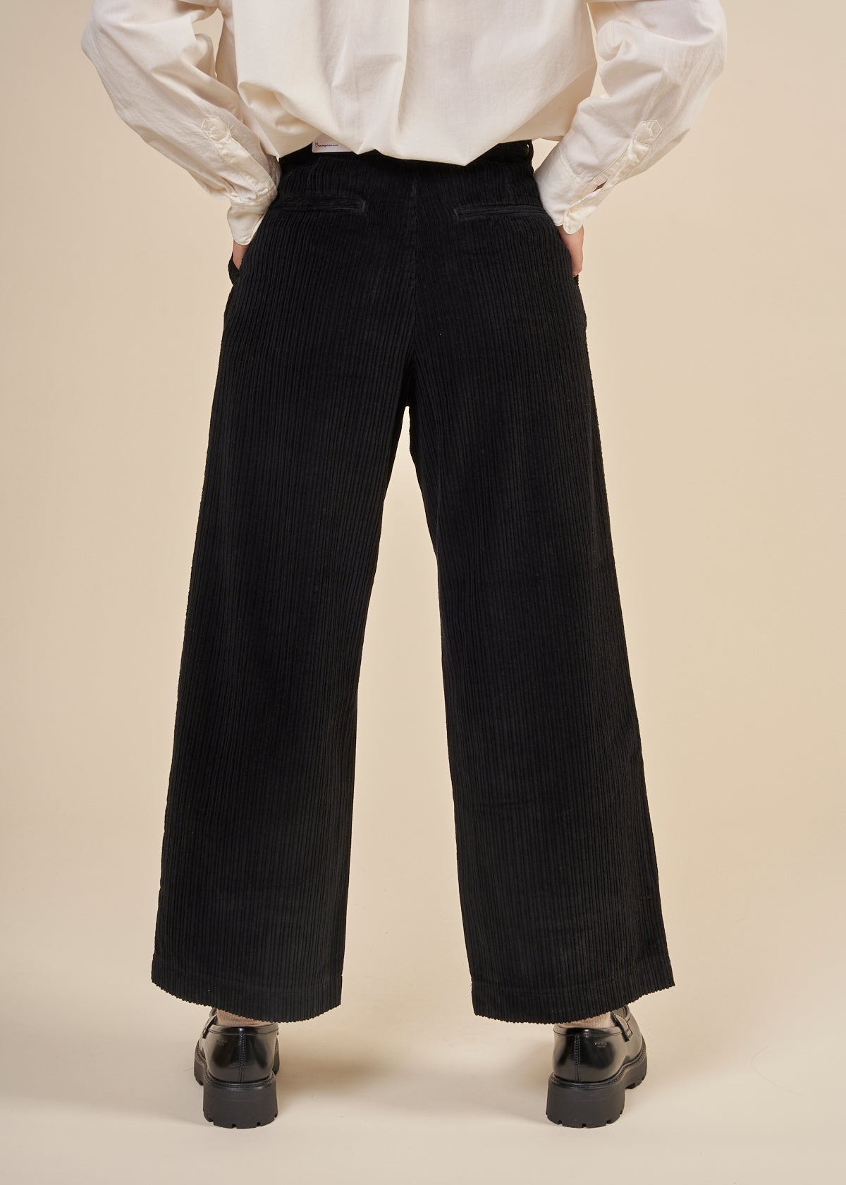 Pantalon velours en coton bio | Noir "posey wide corduroy pants black jet"