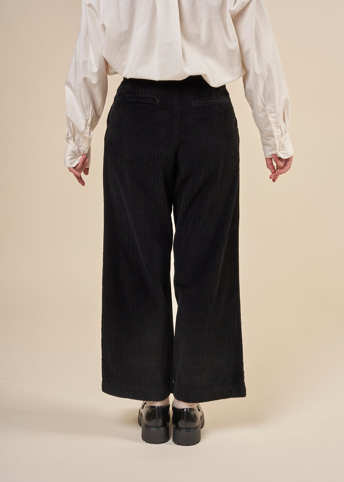 Pantalon velours en coton bio | Noir "posey wide corduroy pants black jet"