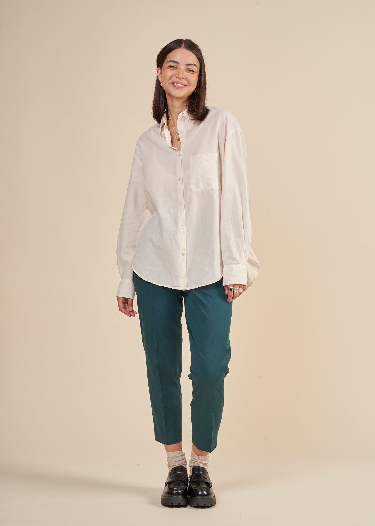 Pantalon à pinces en coton bio | Vert foncé "warmaar teal stone"