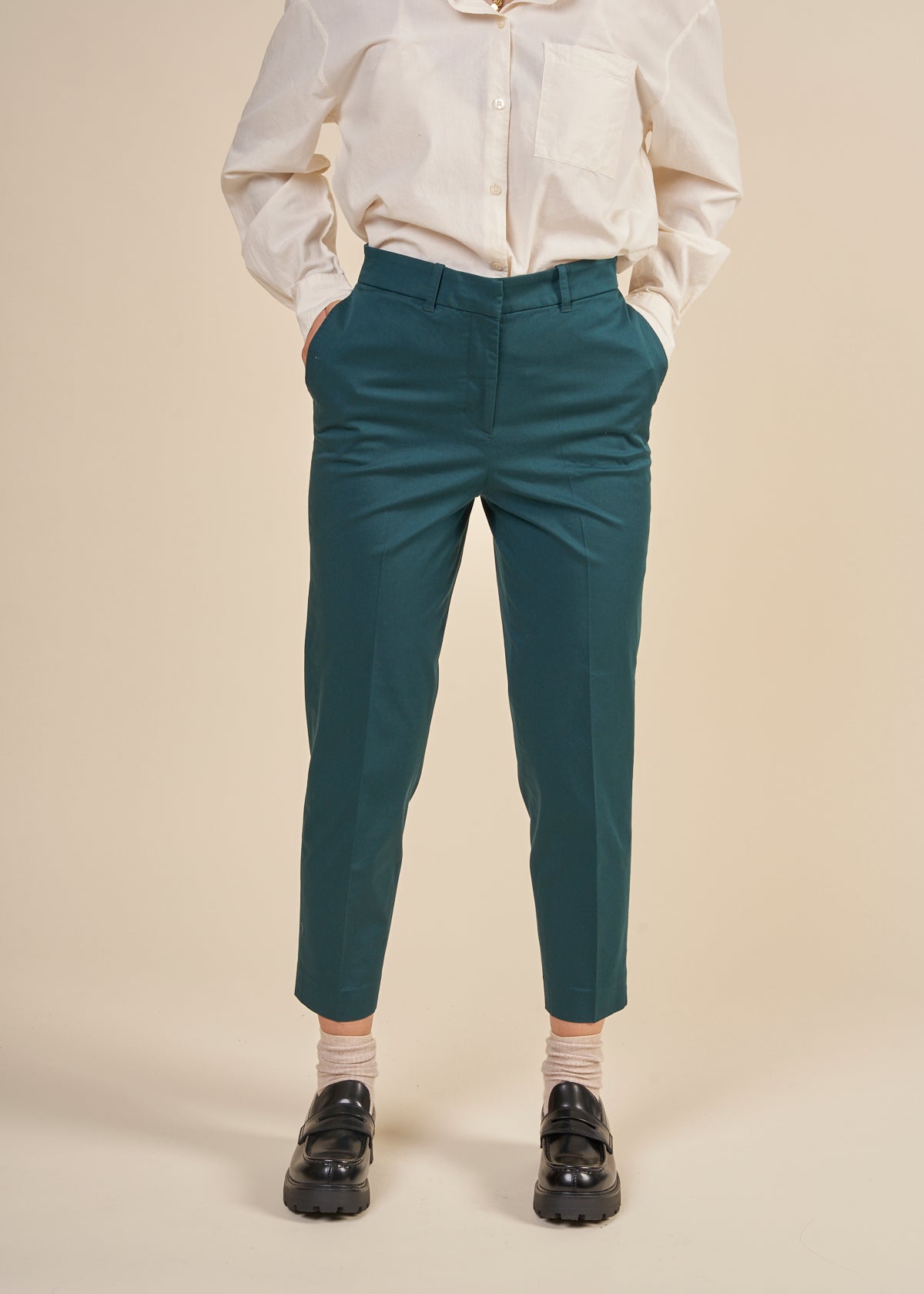 Pantalon à pinces en coton bio | Vert foncé "warmaar teal stone"