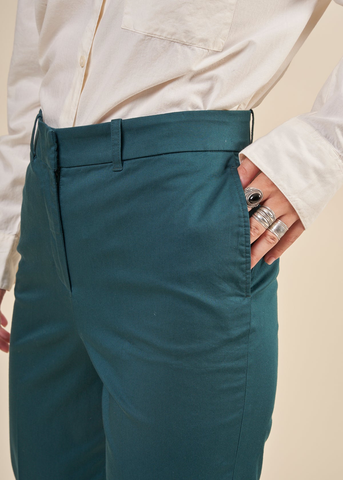 Pantalon à pinces en coton bio | Vert foncé "warmaar teal stone"