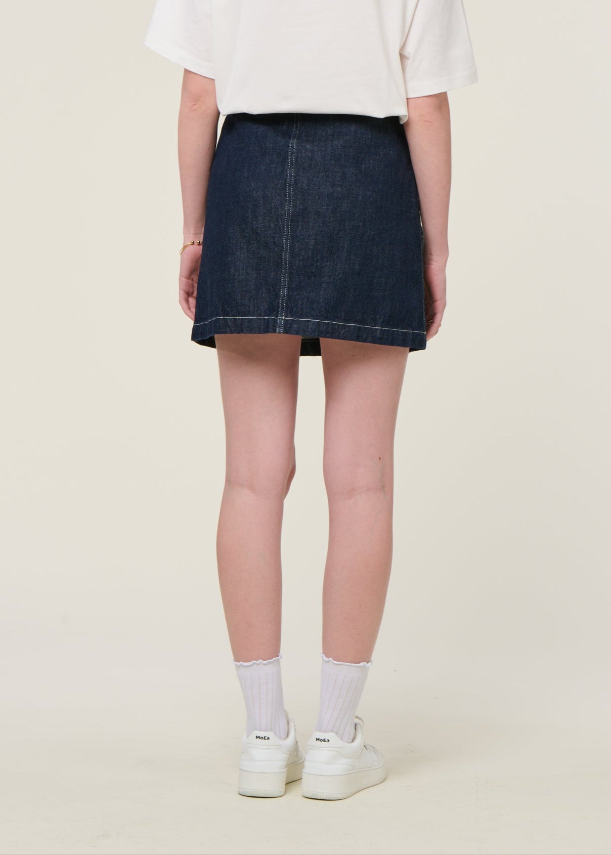 Jupe courte en coton bio | bleu "elvy workwear denim skirt - dark blue"