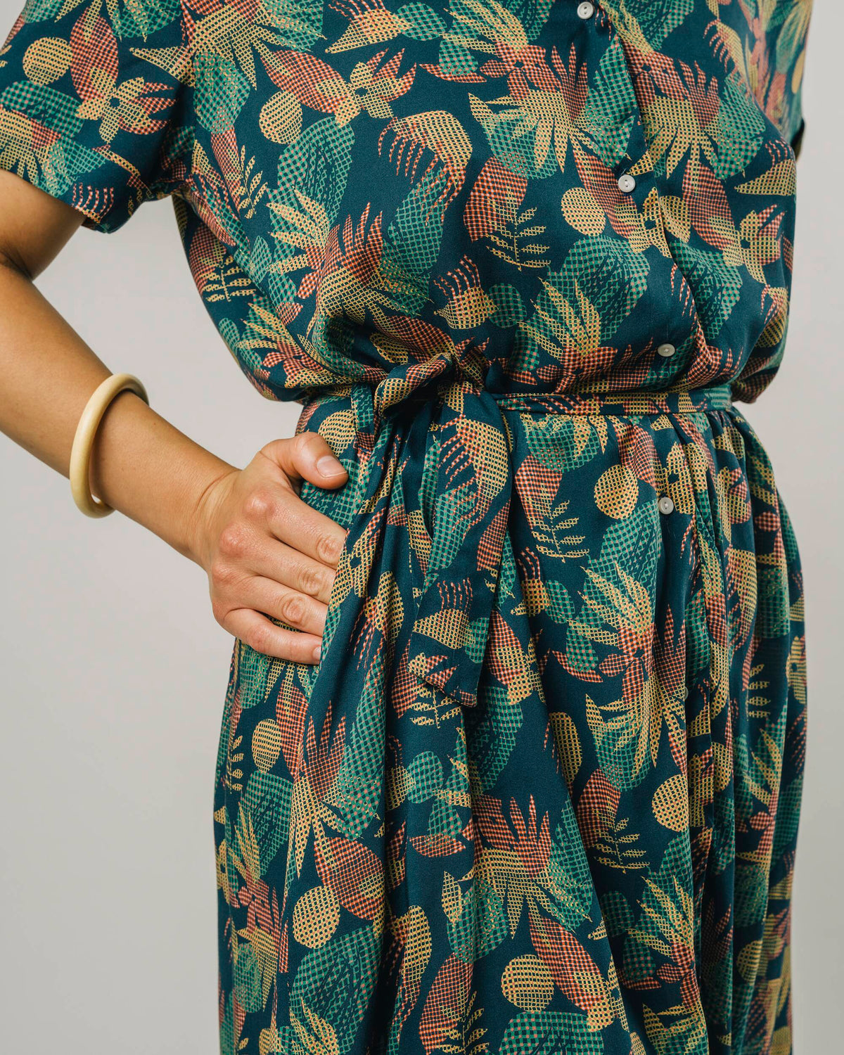 Robe longue en ecovero | bleu à motifs "flower vichy dress navy blue"
