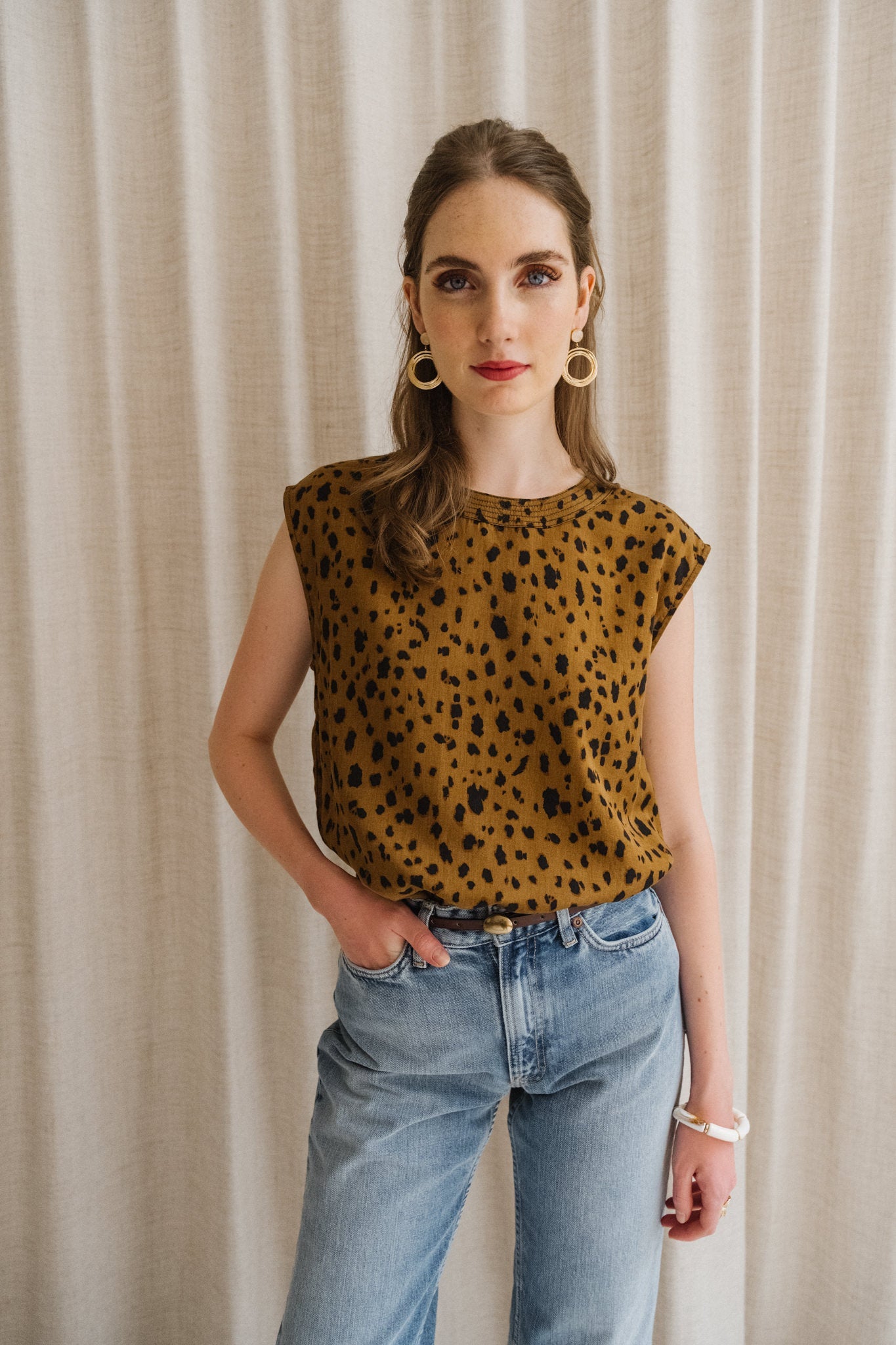 Top en tencel | marron "neraali leopaa - dark camel"