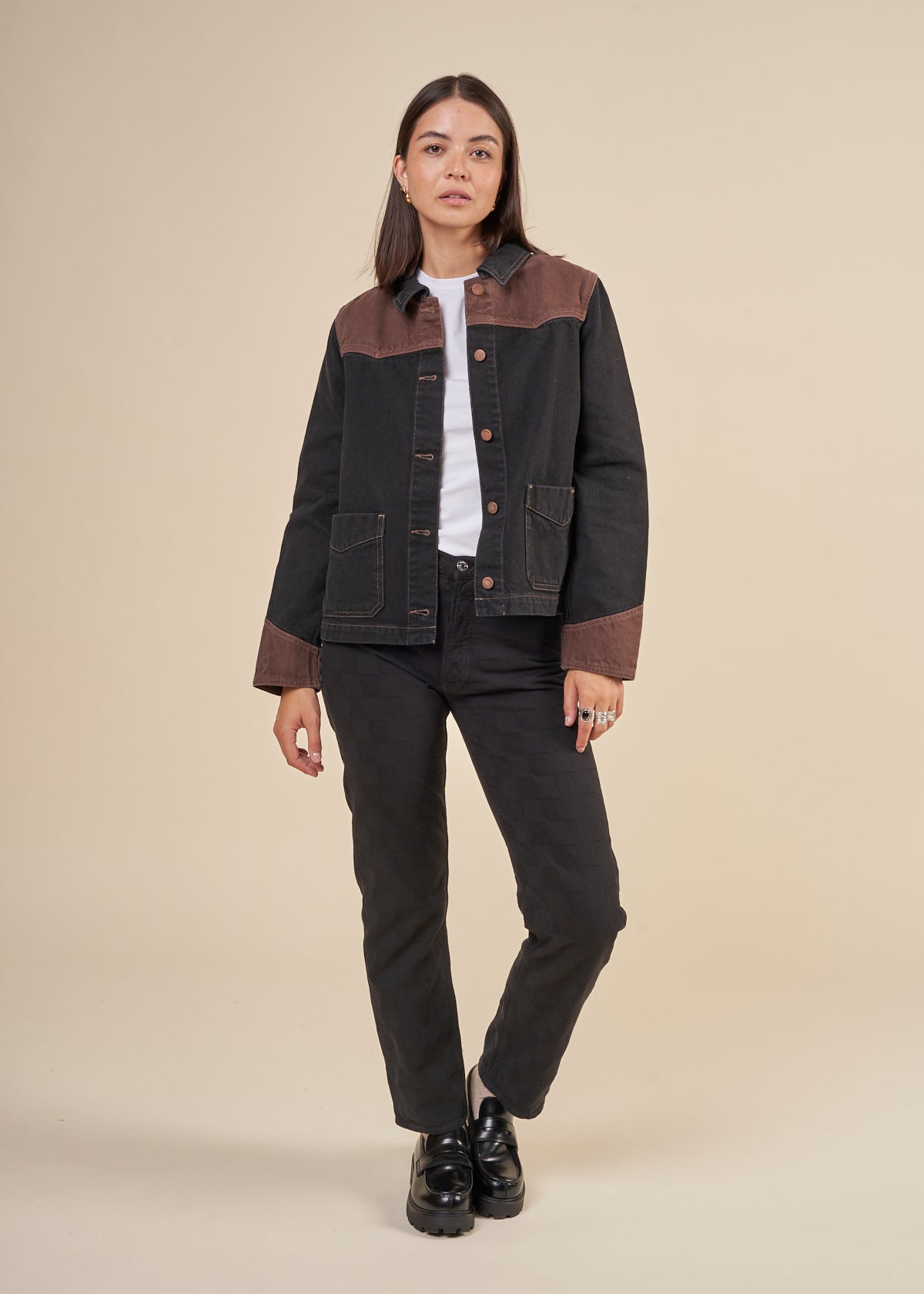 Veste en jean en coton recyclé et bio | Marron "kelly western jacket blocked black/brown"