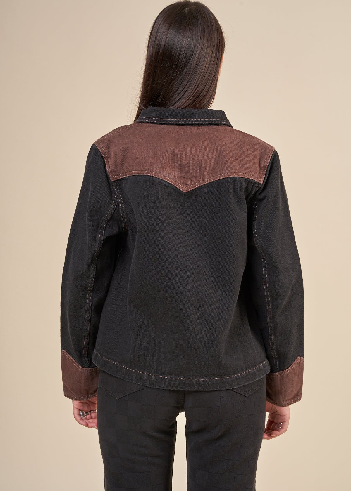 Veste en jean en coton recyclé et bio | Marron "kelly western jacket blocked black/brown"