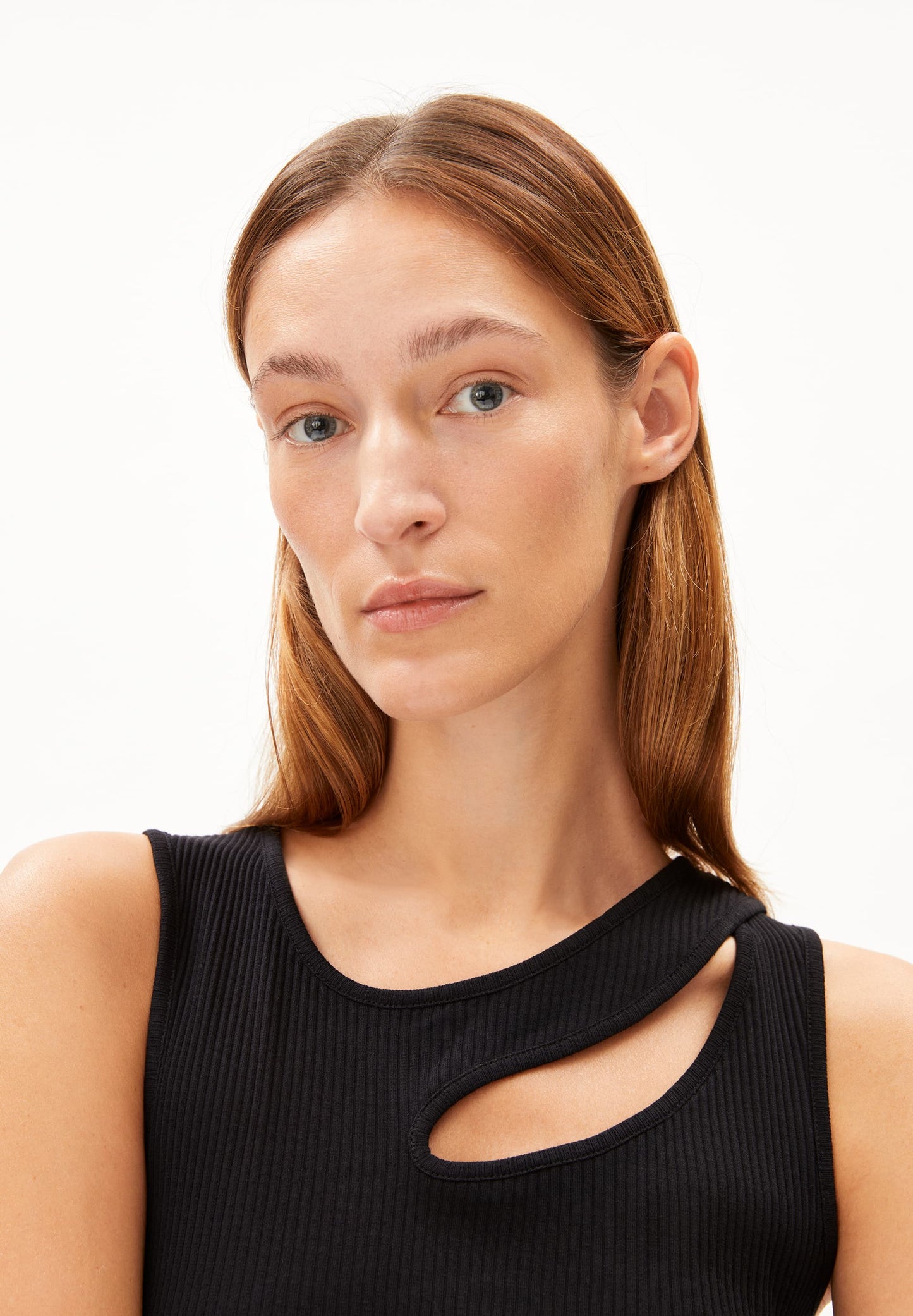 Robe longue ajourée en coton bio | noir "esilaa black"