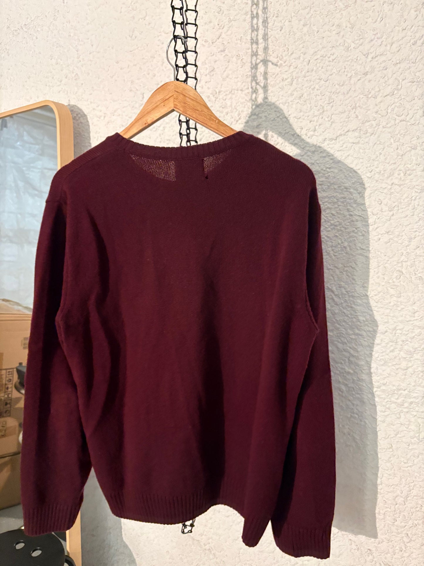 Pull col rond bordeaux en laine mérinos recyclée - oxblood red