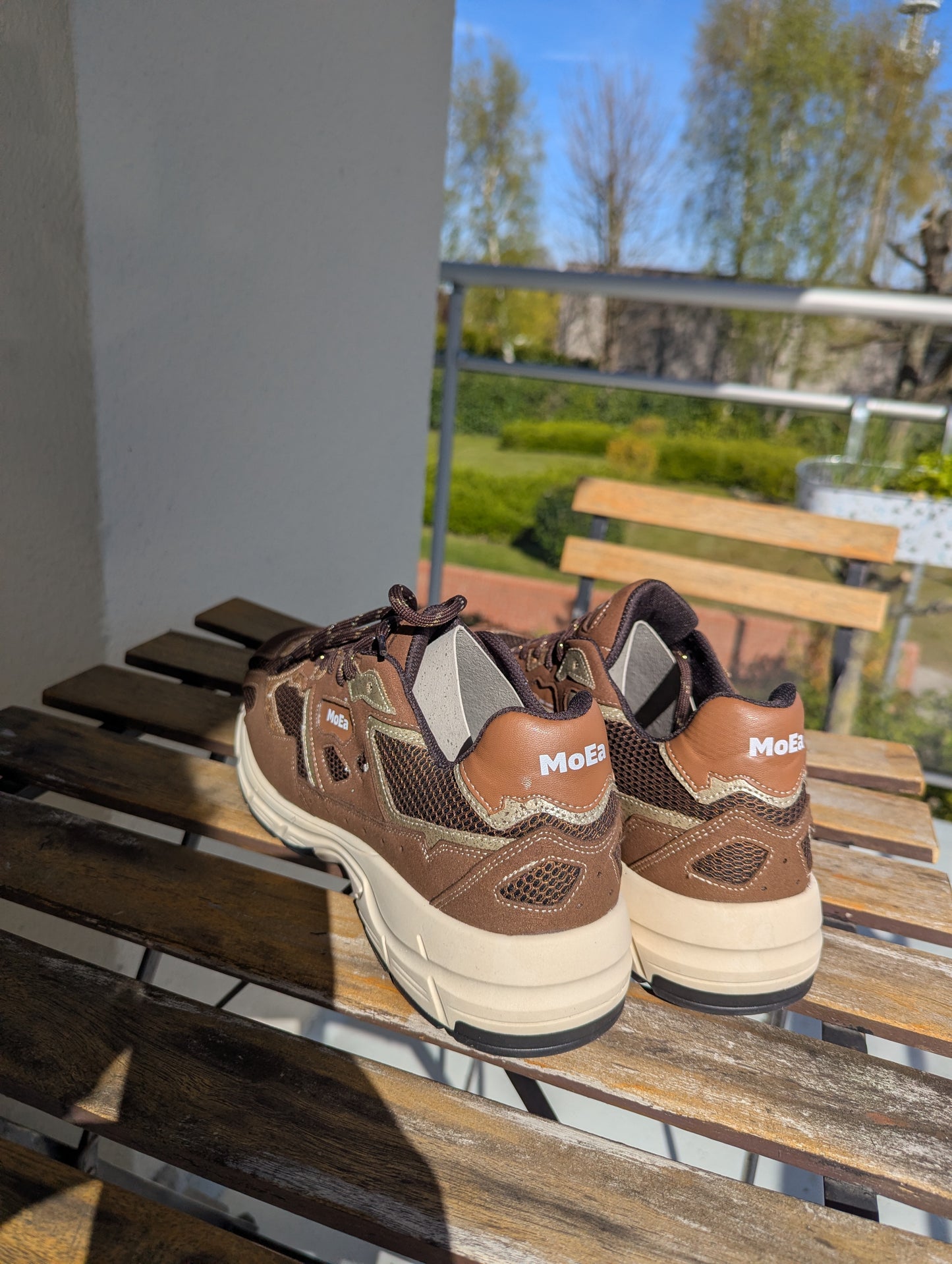 MoEa Gen 8  full brown