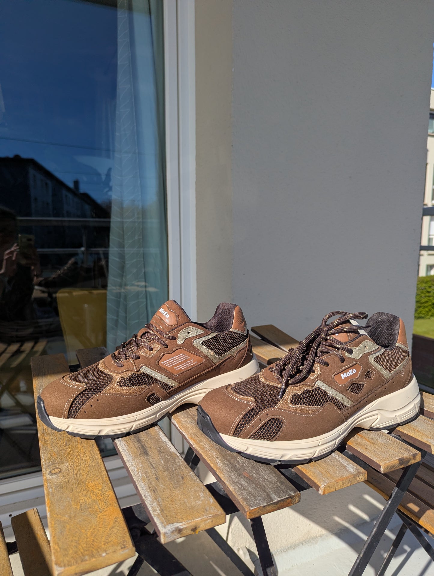 MoEa Gen 8  full brown