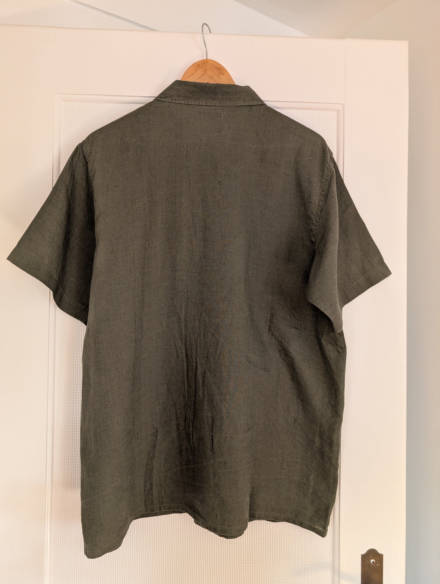 Chemisette olive en lin bio - box fit short sleeved linen burned olive