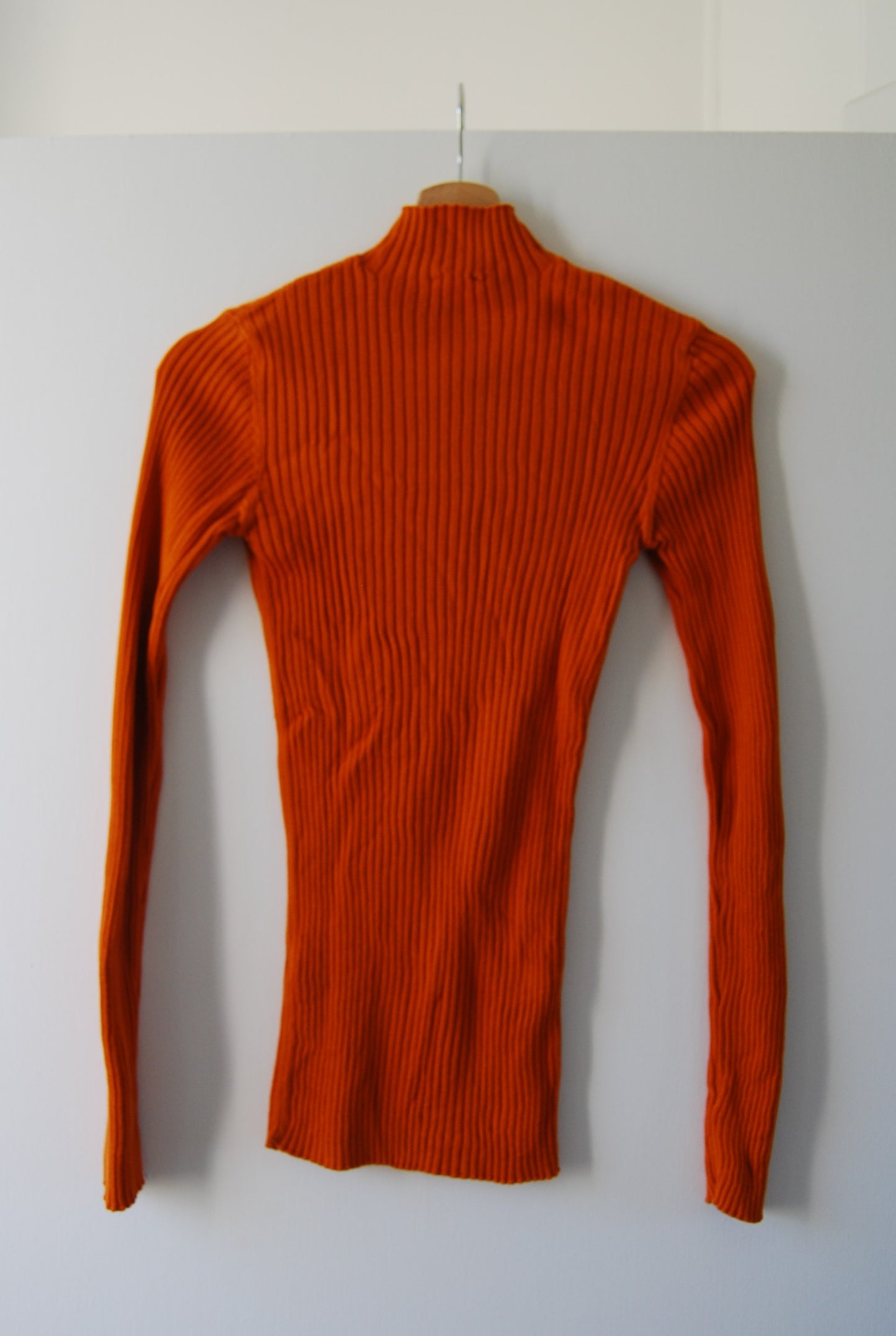 Col roulé orange ArmedAngels