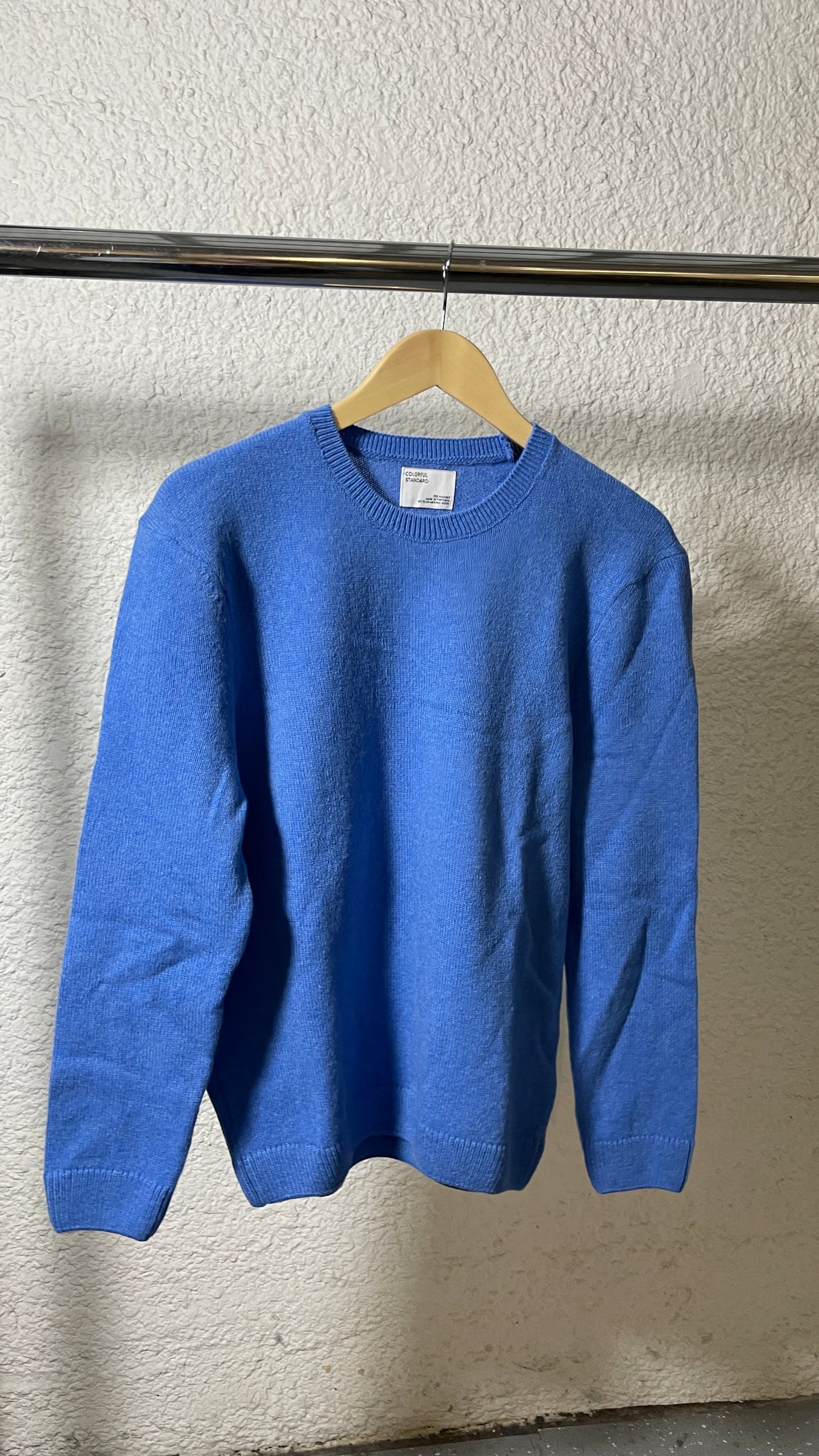 Pull en laine mérinos recyclée | bleu 'pacific blue'