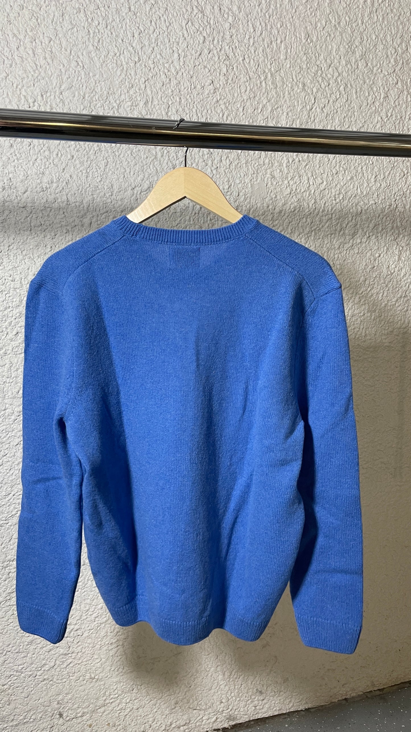 Pull en laine mérinos recyclée | bleu 'pacific blue'