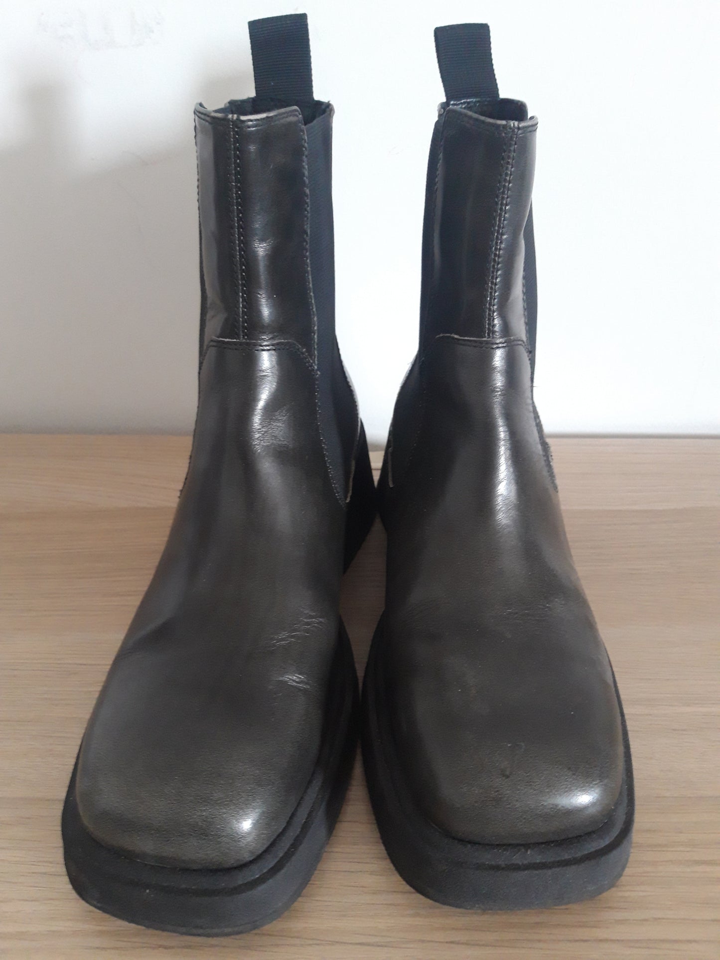 Bottines Chelsea en cuir certifié | Noir 'dorah black'