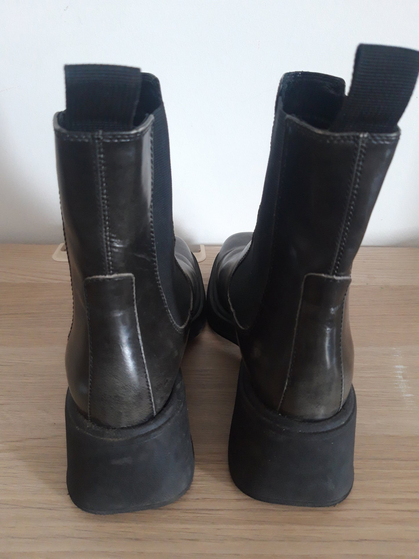Bottines Chelsea en cuir certifié | Noir 'dorah black'