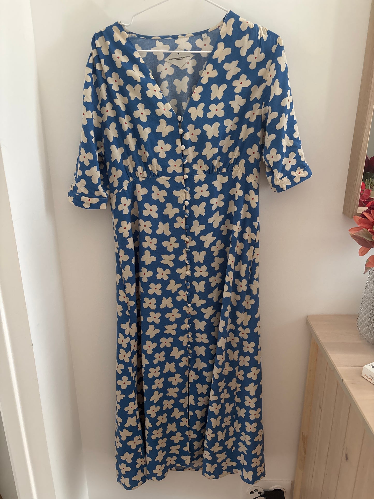 Robe midi à motifs en ecovero | bleu 'small butterfly camelia dress'