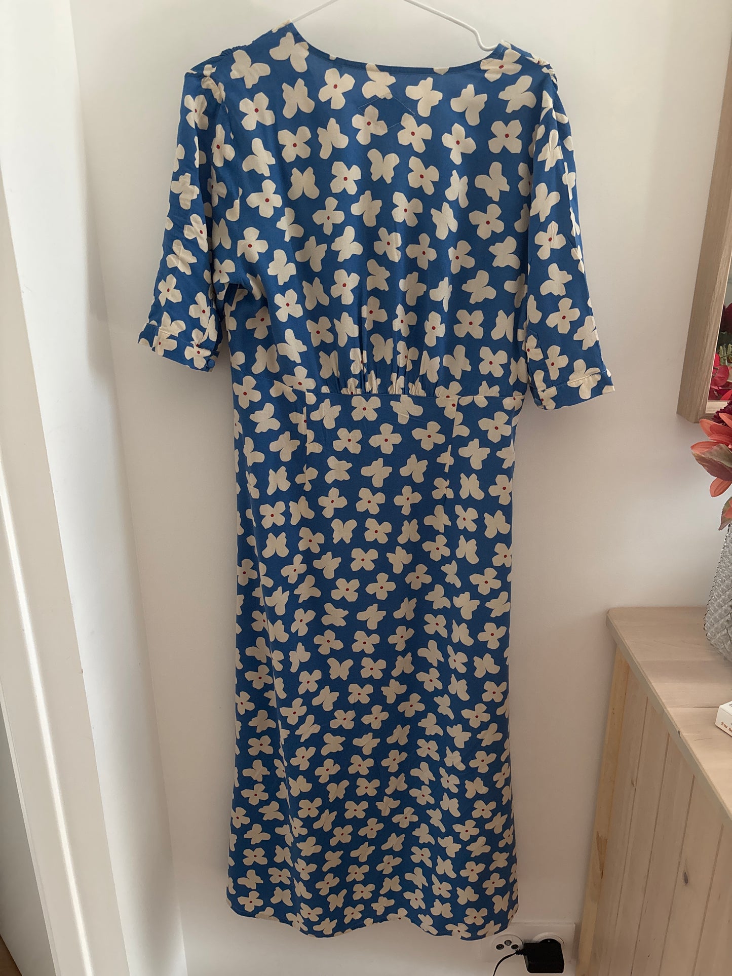 Robe midi à motifs en ecovero | bleu 'small butterfly camelia dress'