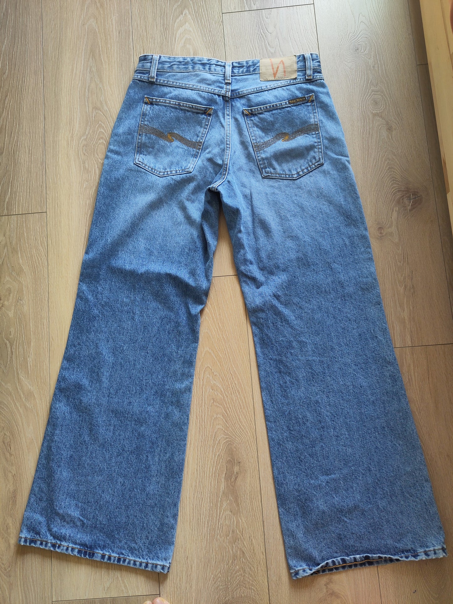 Jean taille basse évasé en coton bio | bleu 'wide heidi worn treasure'