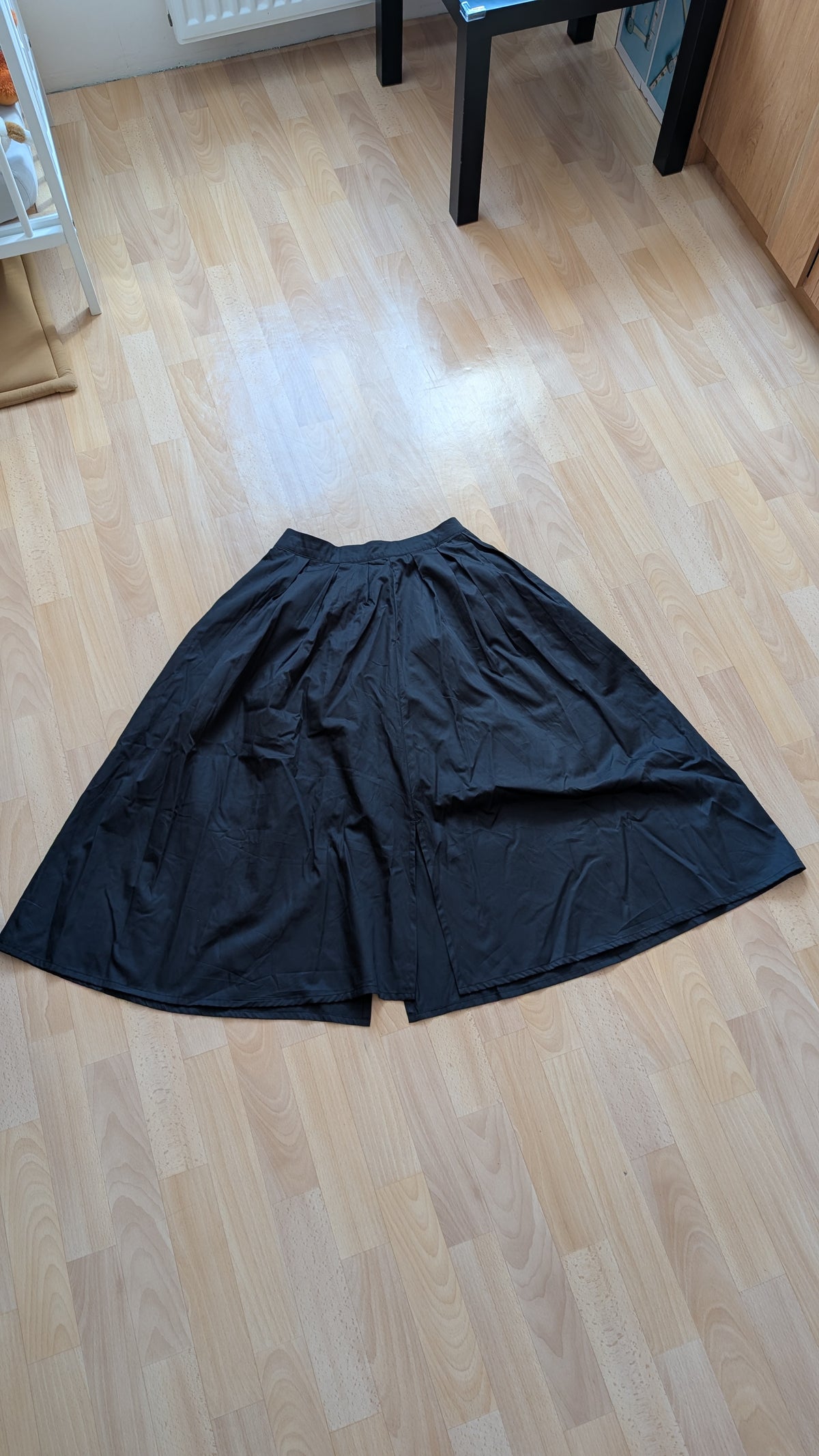 Jupe en coton biologique | noir 'poplin pleated mid-length skirt - black jet'