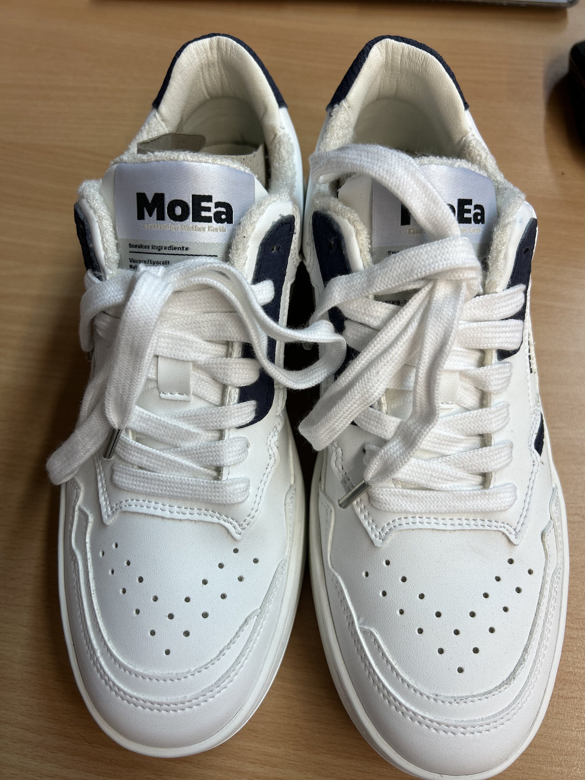 Baskets vegan en matière végétale | bleu 'gen 1 mushroom white & navy'