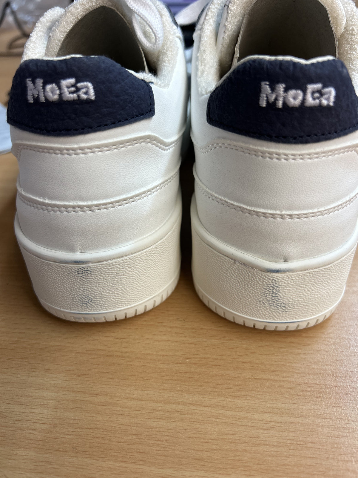 Baskets vegan en matière végétale | bleu 'gen 1 mushroom white & navy'