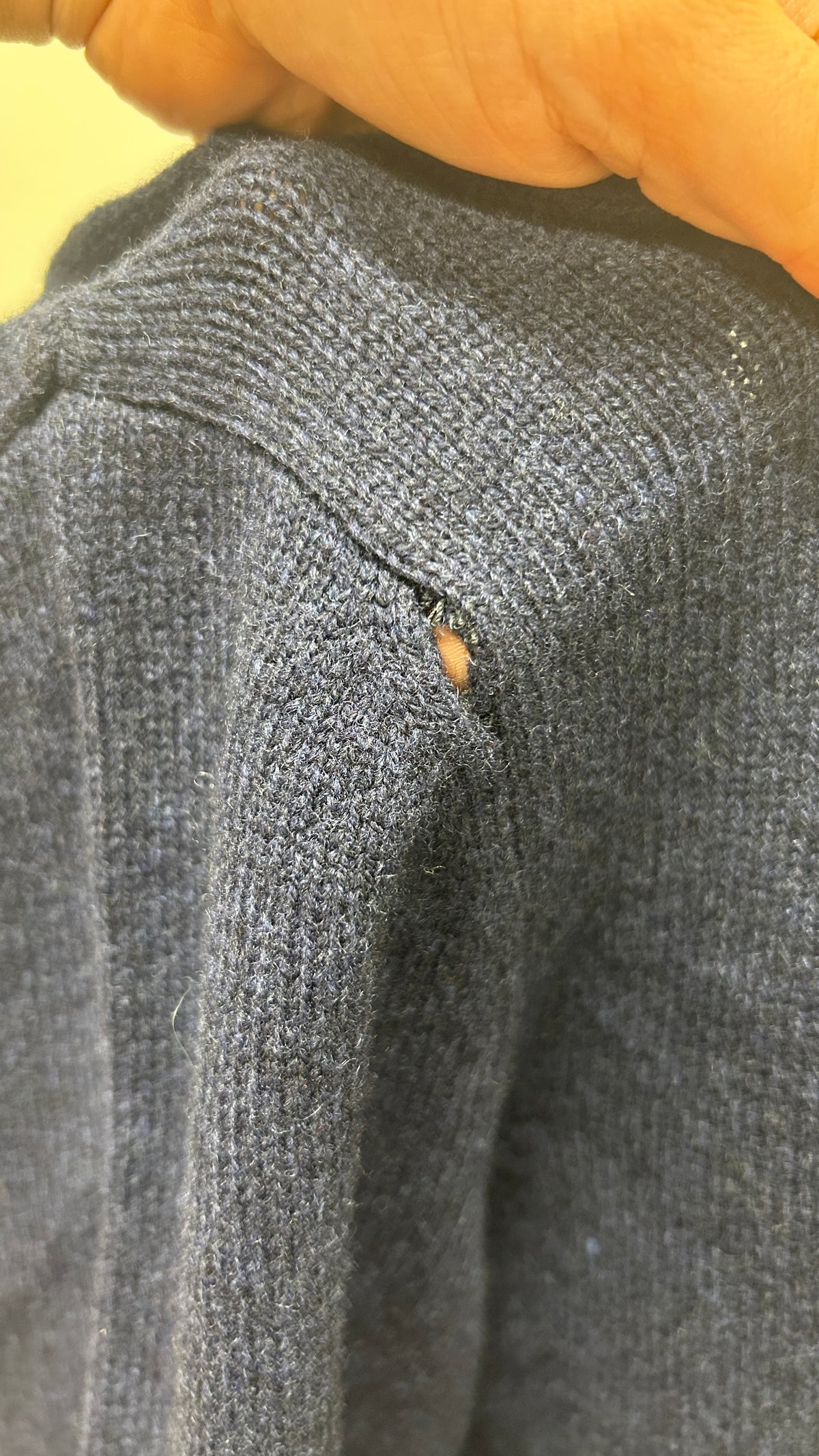 Pull en laine mérinos recyclée | bleu 'classic merino wool crew - marine blue'